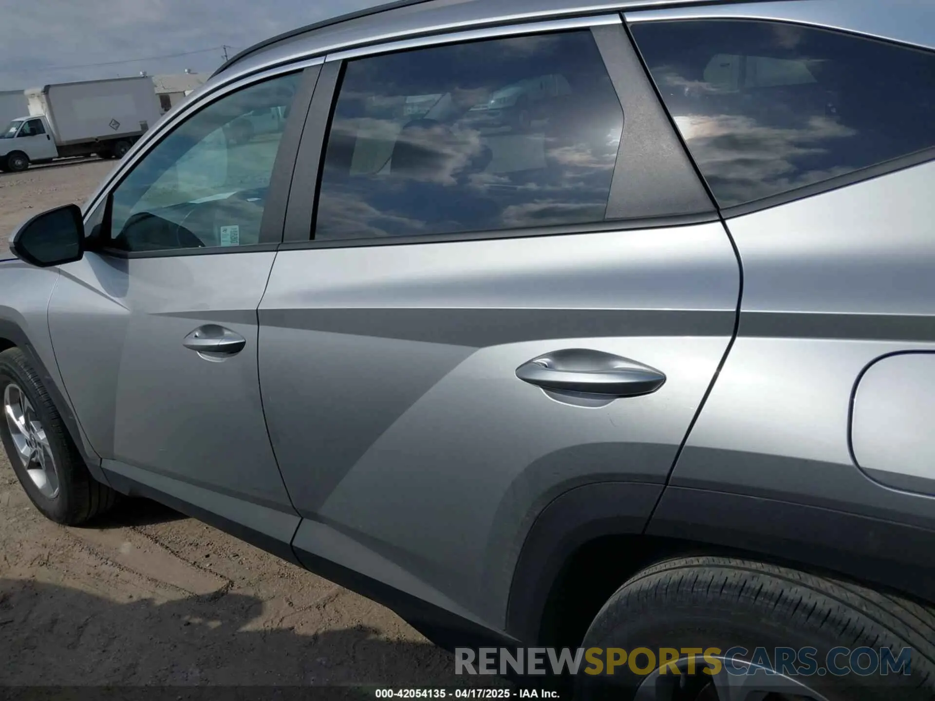 14 Photograph of a damaged car 5NMJBCDE9RH345305 HYUNDAI TUCSON 2024