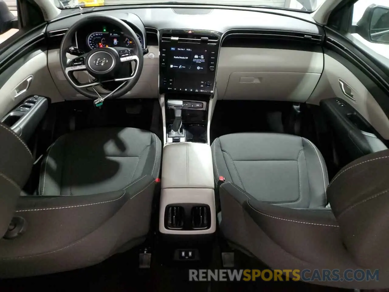 8 Photograph of a damaged car 5NMJBCDE9RH384203 HYUNDAI TUCSON 2024