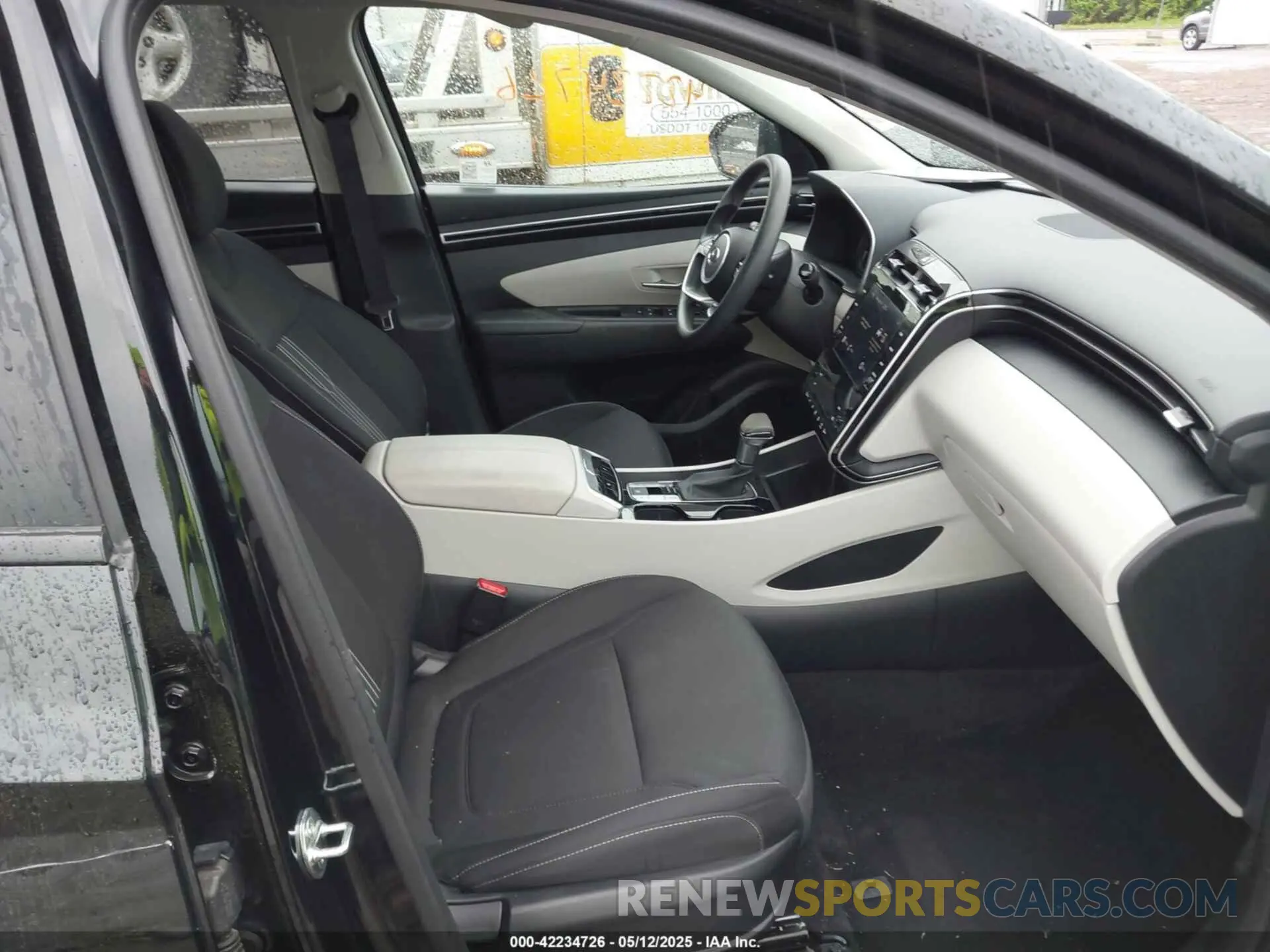 5 Photograph of a damaged car 5NMJBCDE9RH386338 HYUNDAI TUCSON 2024