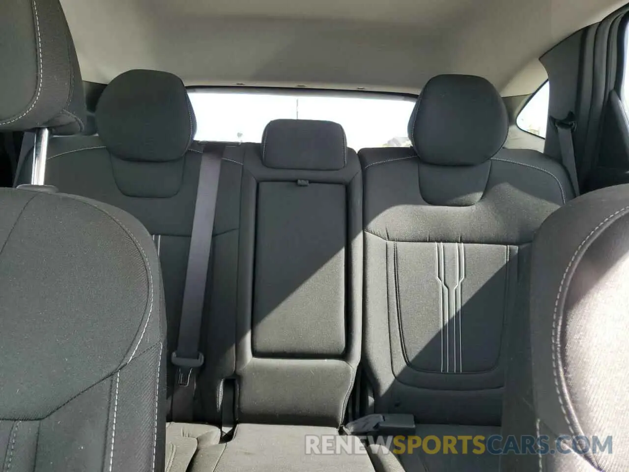 10 Photograph of a damaged car 5NMJBCDE9RH386565 HYUNDAI TUCSON 2024