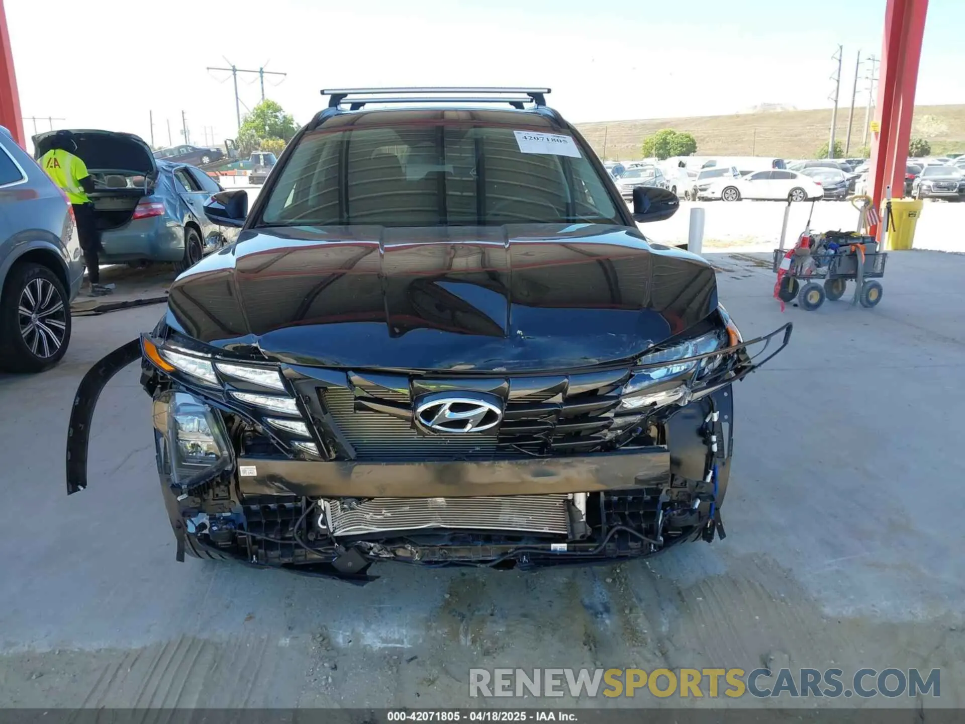 12 Photograph of a damaged car 5NMJBCDE9RH420391 HYUNDAI TUCSON 2024