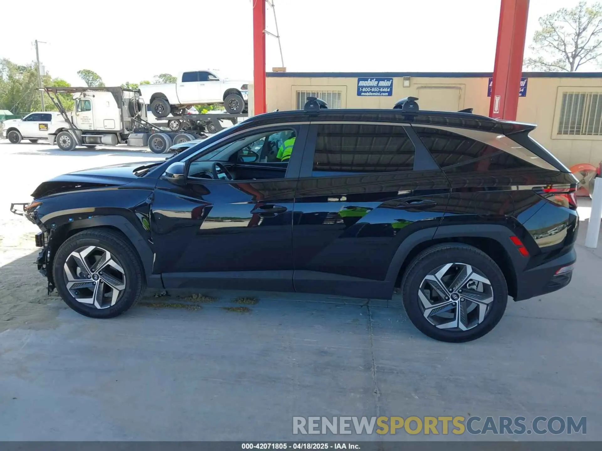 14 Photograph of a damaged car 5NMJBCDE9RH420391 HYUNDAI TUCSON 2024