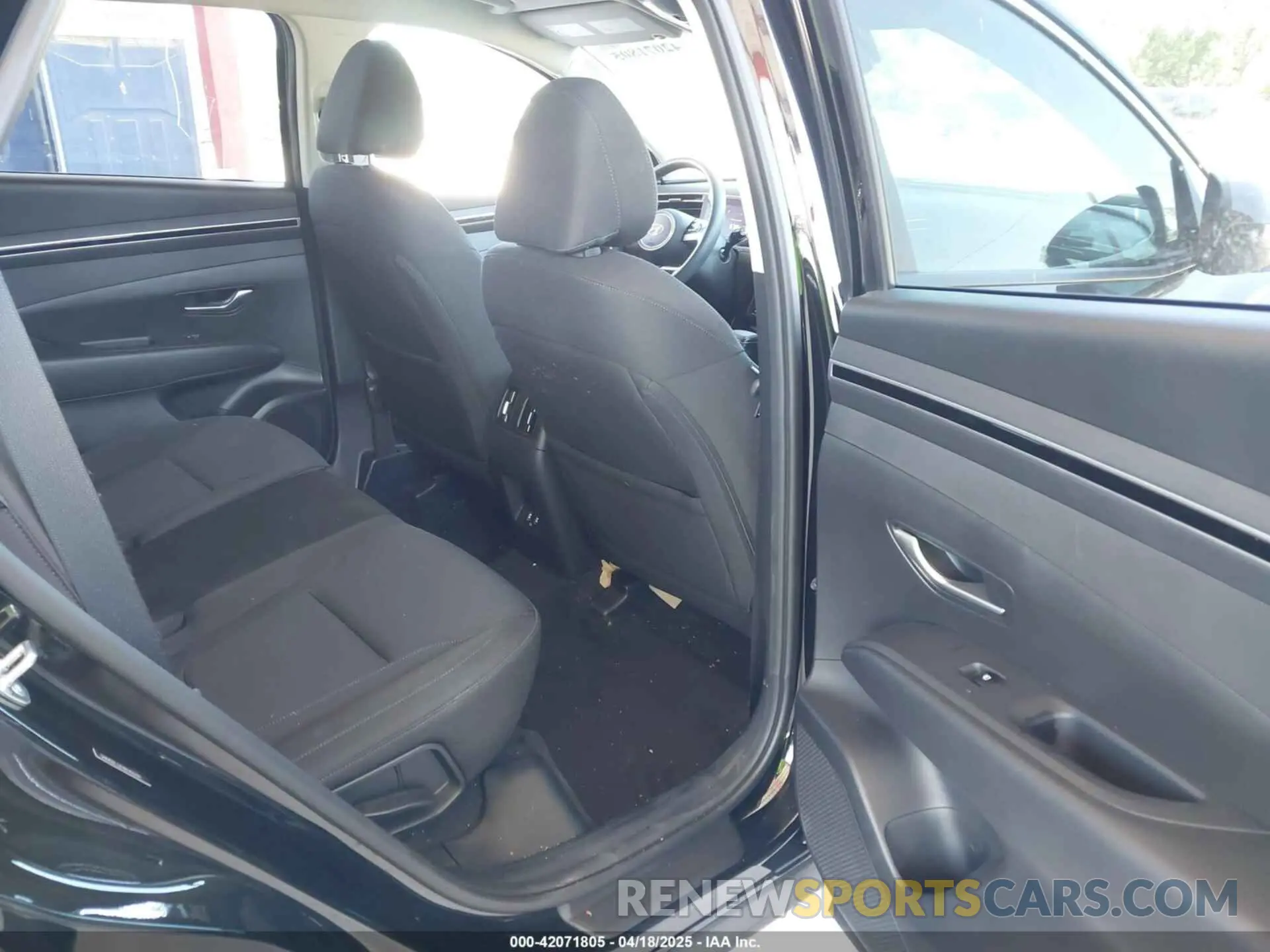 8 Photograph of a damaged car 5NMJBCDE9RH420391 HYUNDAI TUCSON 2024