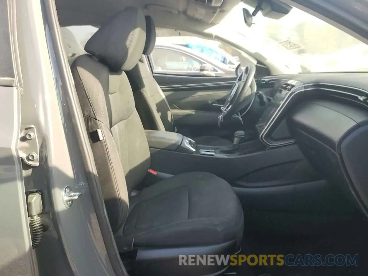 7 Photograph of a damaged car 5NMJBCDE9RH422769 HYUNDAI TUCSON 2024