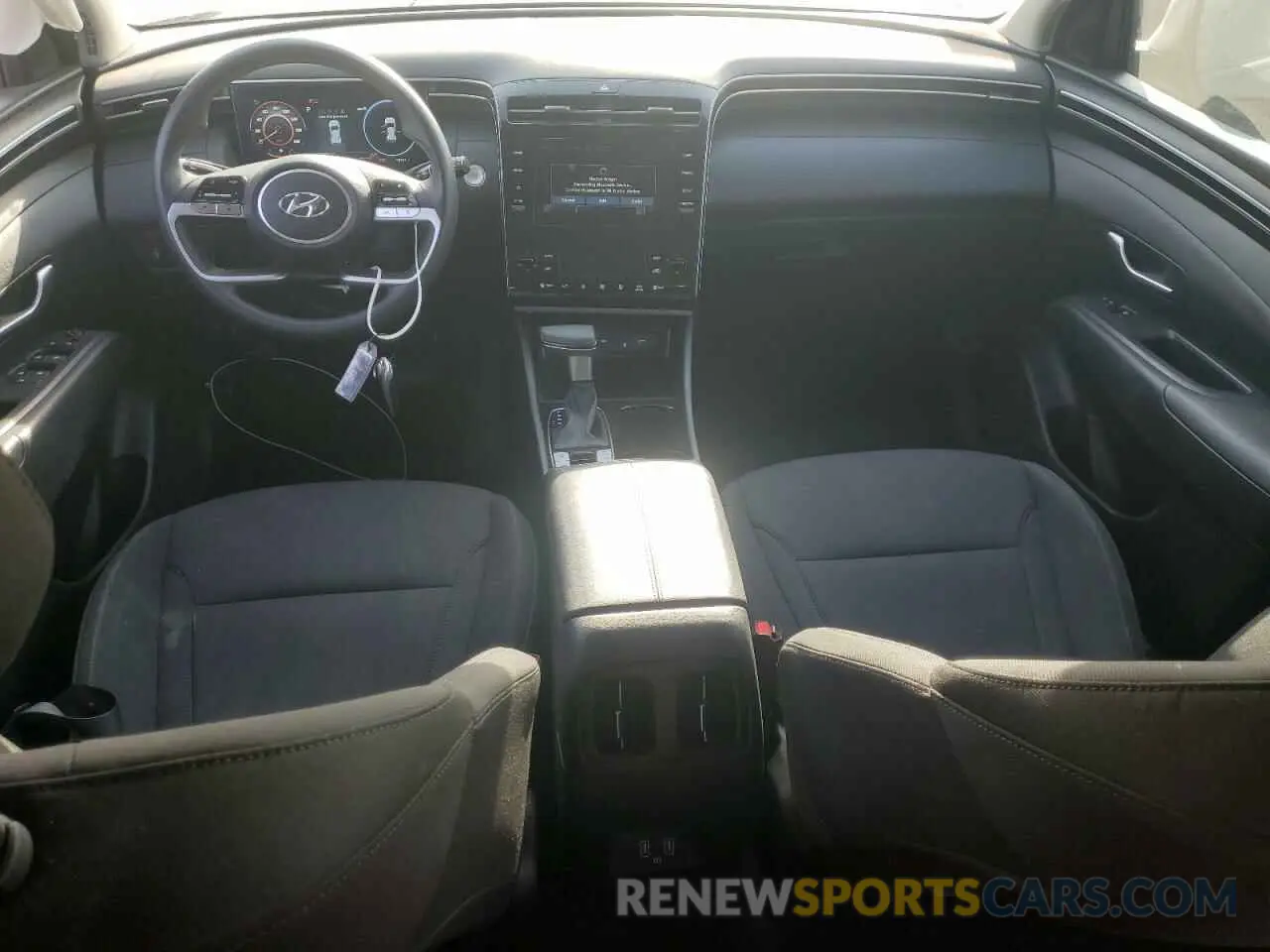 8 Photograph of a damaged car 5NMJBCDE9RH422769 HYUNDAI TUCSON 2024