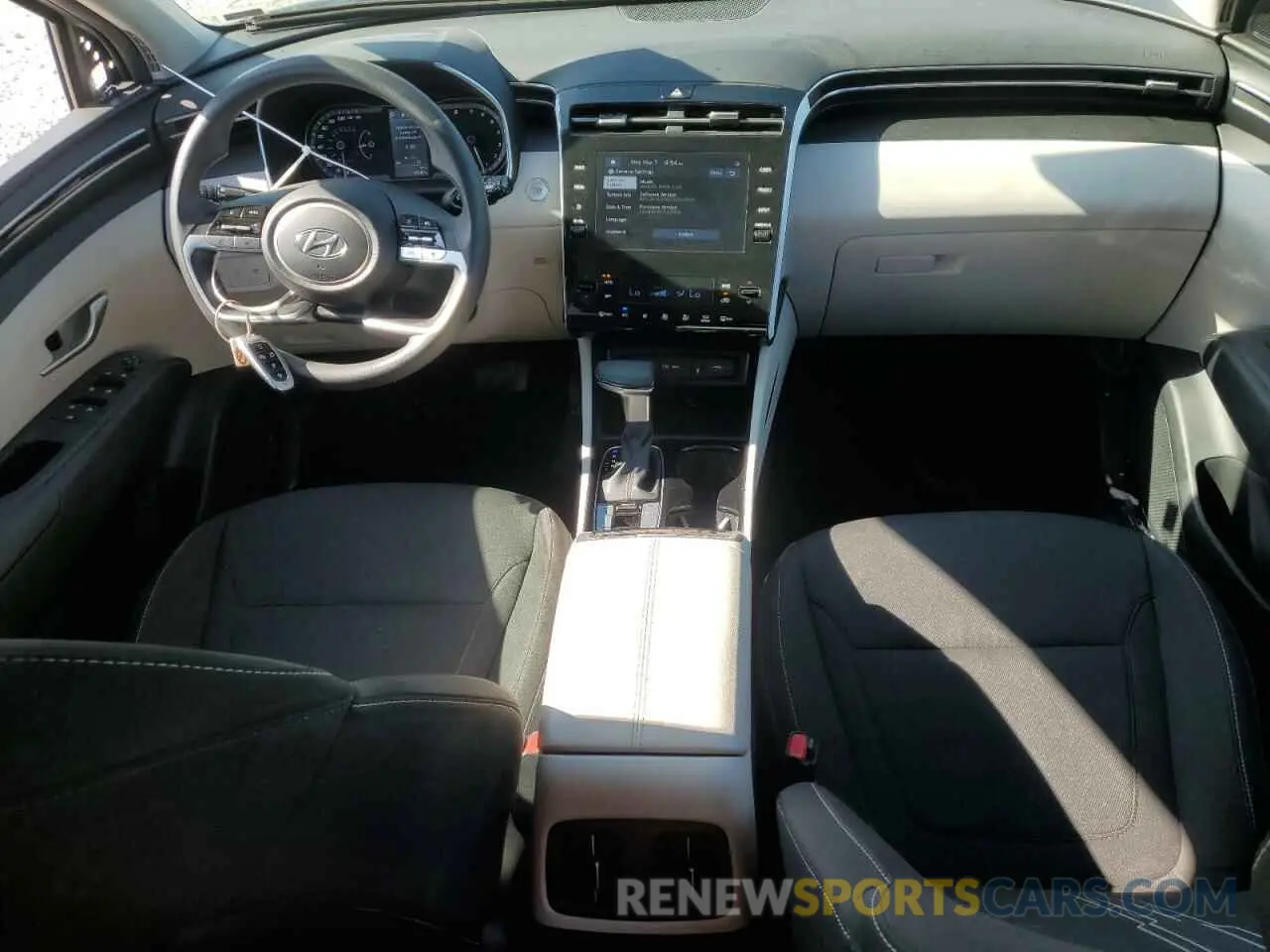 8 Photograph of a damaged car 5NMJBCDEXRH356944 HYUNDAI TUCSON 2024