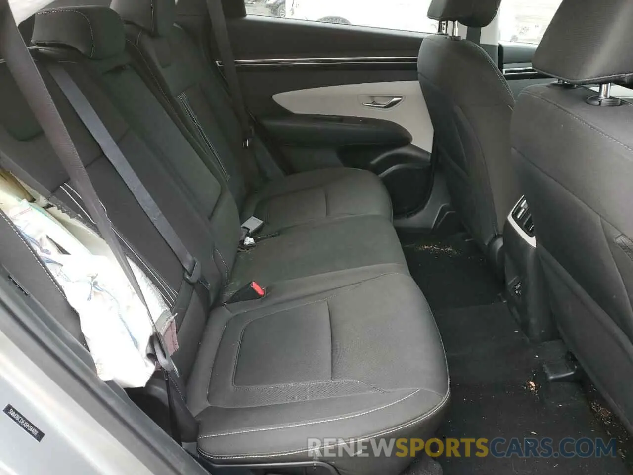 12 Photograph of a damaged car 5NMJBCDEXRH364011 HYUNDAI TUCSON 2024