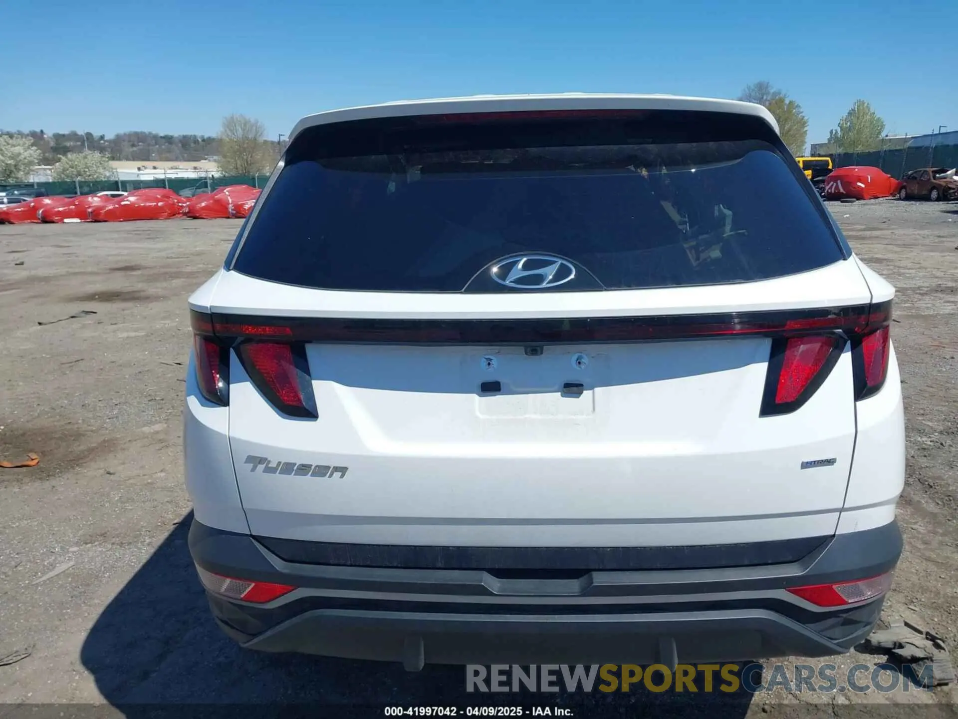 16 Photograph of a damaged car 5NMJBCDEXRH370763 HYUNDAI TUCSON 2024