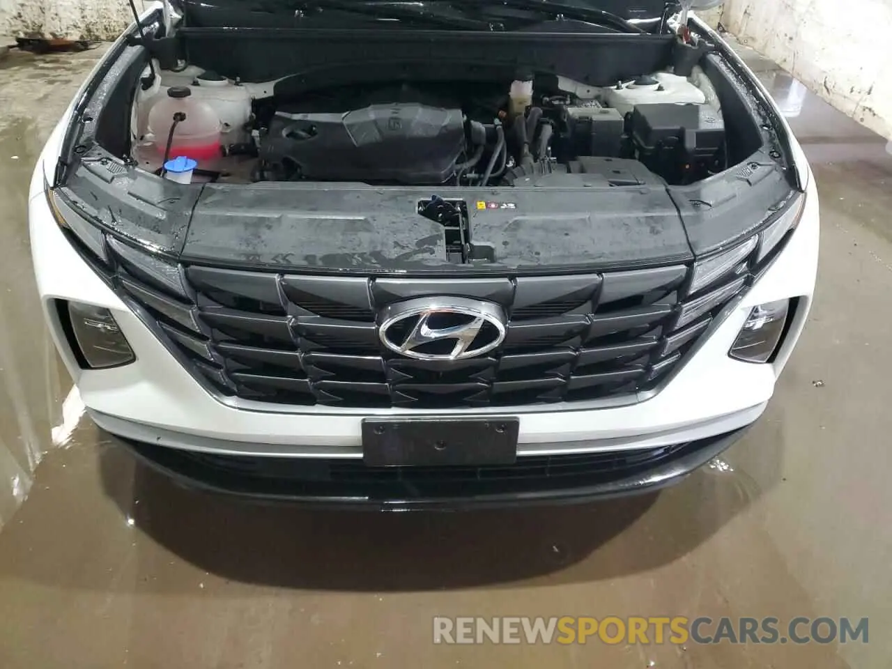 12 Photograph of a damaged car 5NMJBCDEXRH398210 HYUNDAI TUCSON 2024