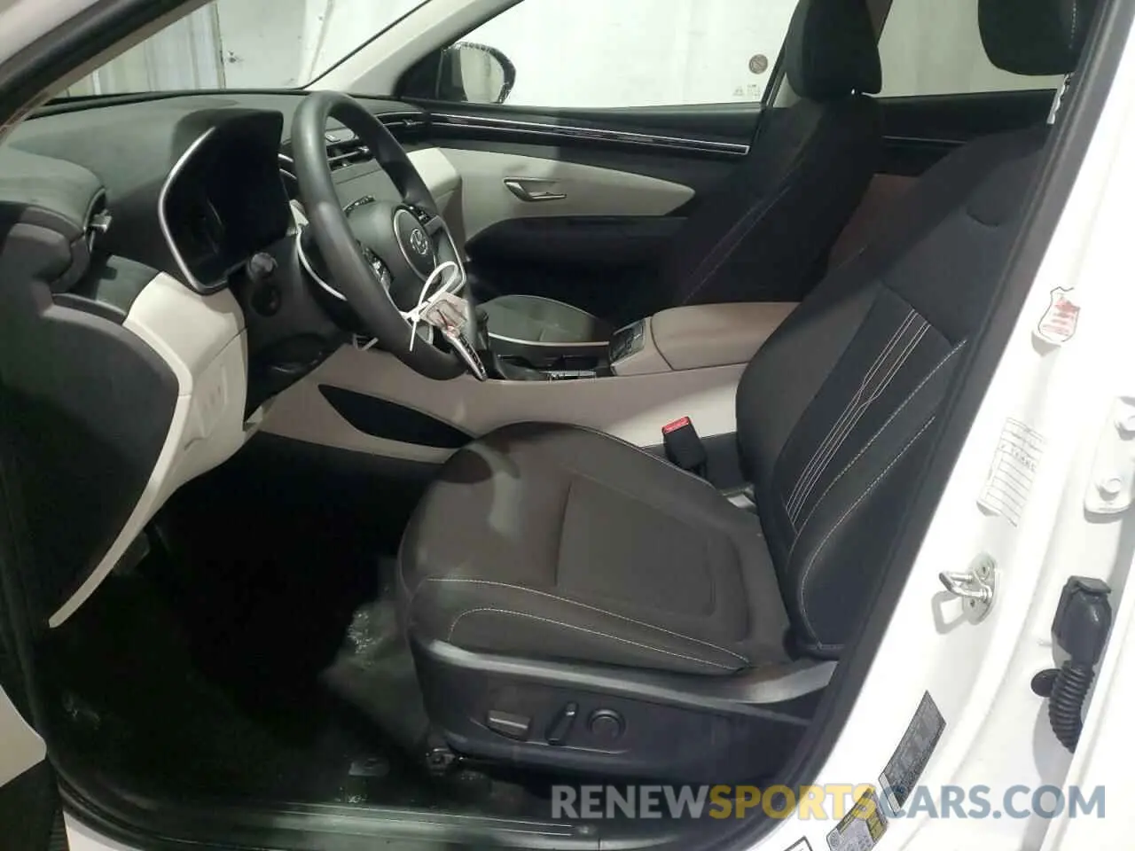 7 Photograph of a damaged car 5NMJBCDEXRH398210 HYUNDAI TUCSON 2024