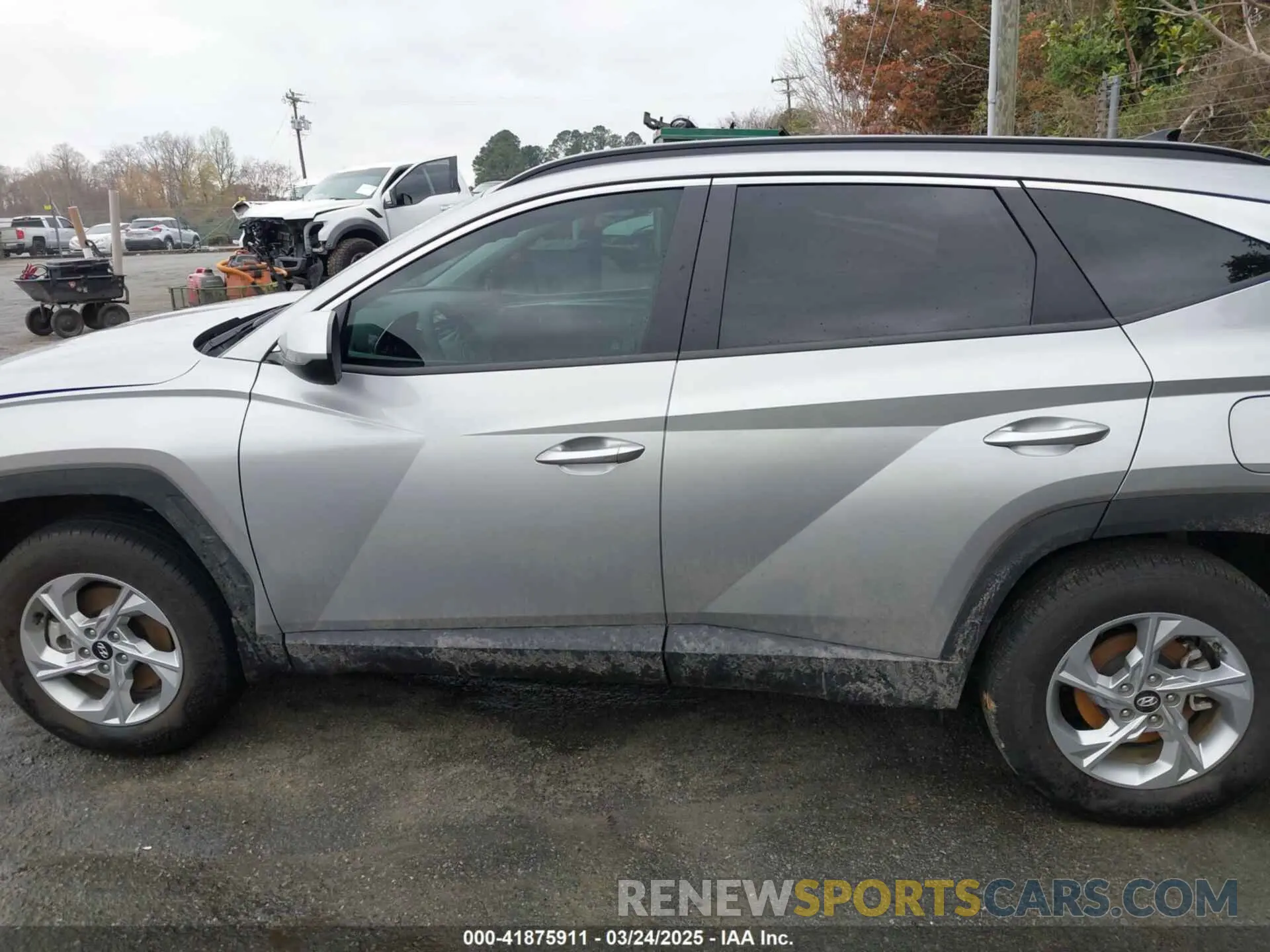 14 Photograph of a damaged car 5NMJBCDEXRH404720 HYUNDAI TUCSON 2024