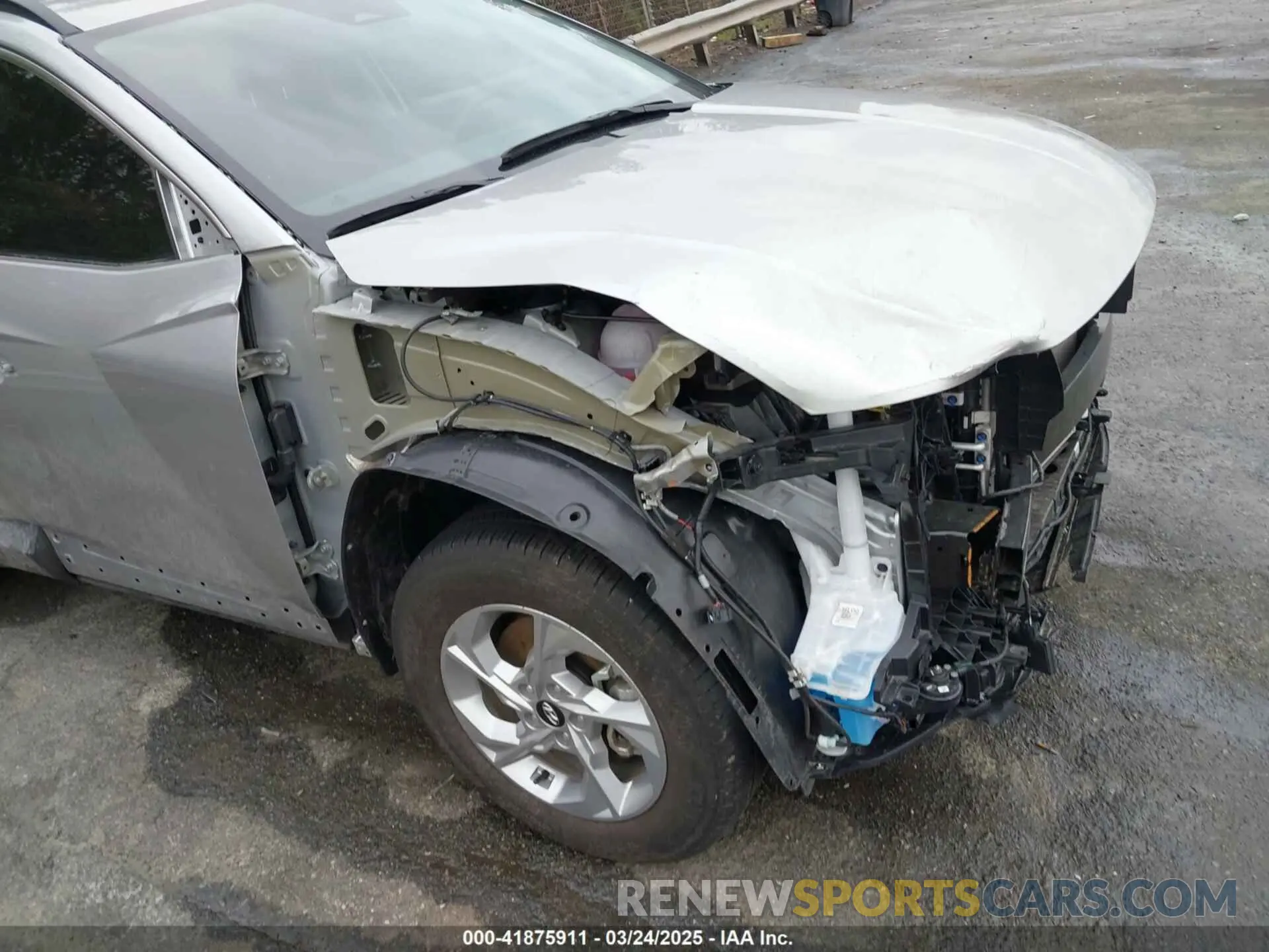 17 Photograph of a damaged car 5NMJBCDEXRH404720 HYUNDAI TUCSON 2024
