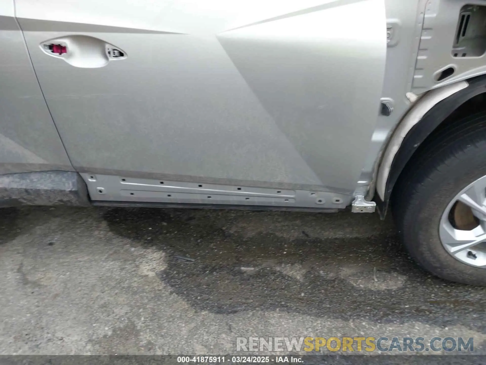 18 Photograph of a damaged car 5NMJBCDEXRH404720 HYUNDAI TUCSON 2024