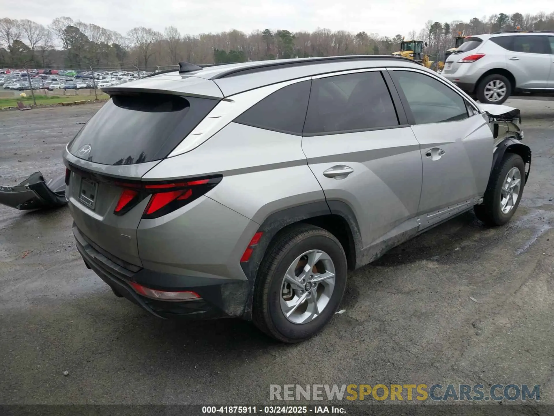 4 Photograph of a damaged car 5NMJBCDEXRH404720 HYUNDAI TUCSON 2024