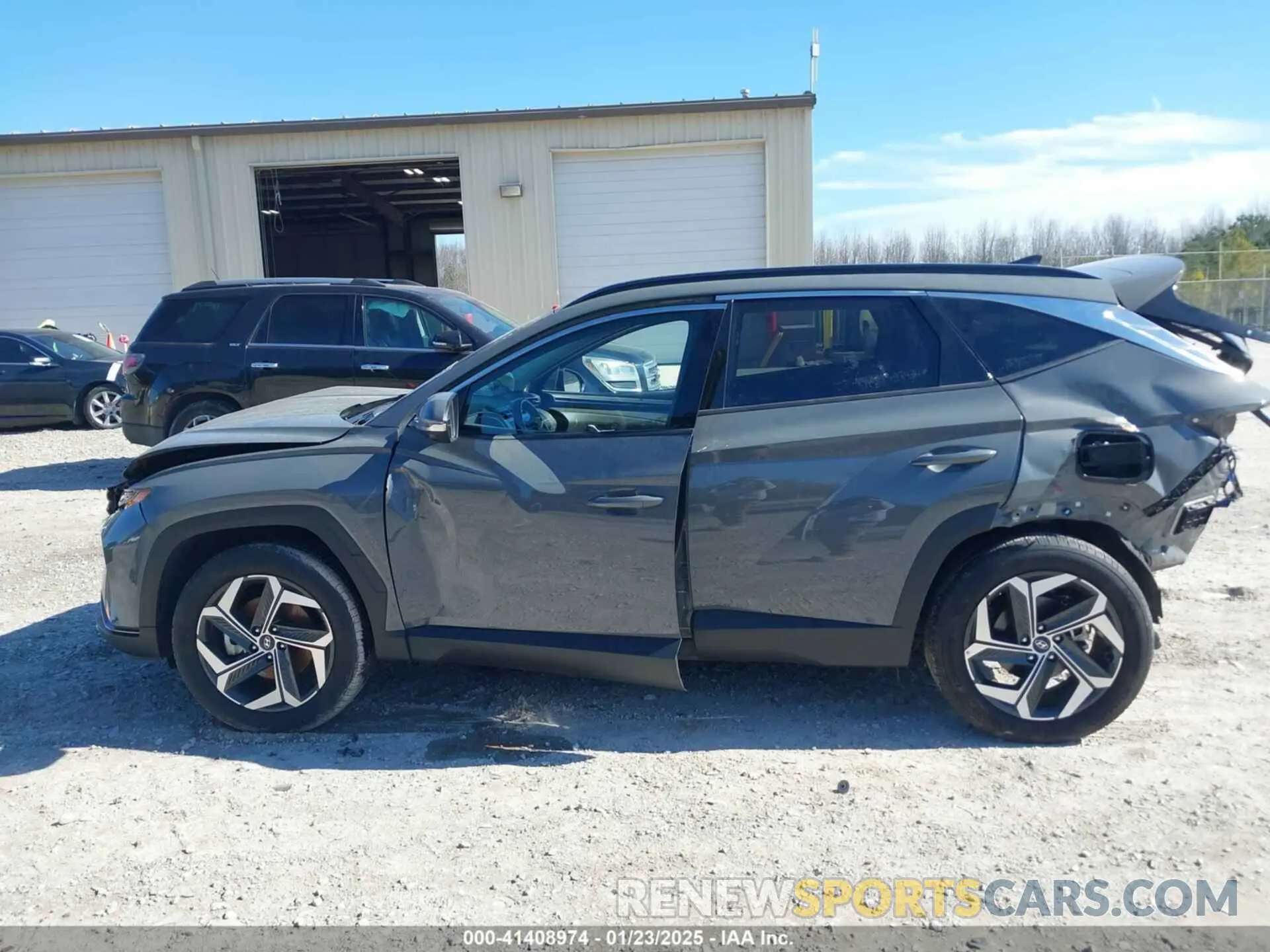 15 Photograph of a damaged car 5NMJE3DE0RH305041 HYUNDAI TUCSON 2024