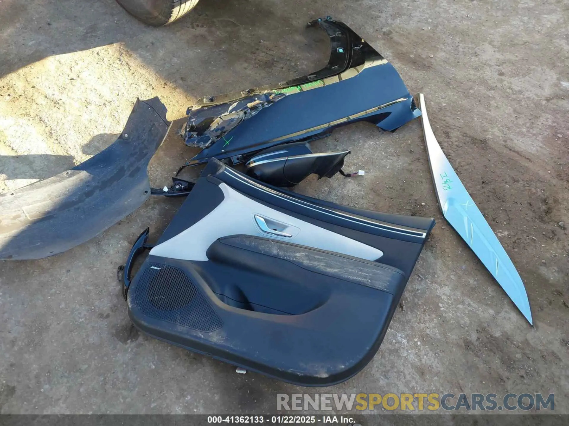 18 Photograph of a damaged car 5NMJE3DE0RH306562 HYUNDAI TUCSON 2024