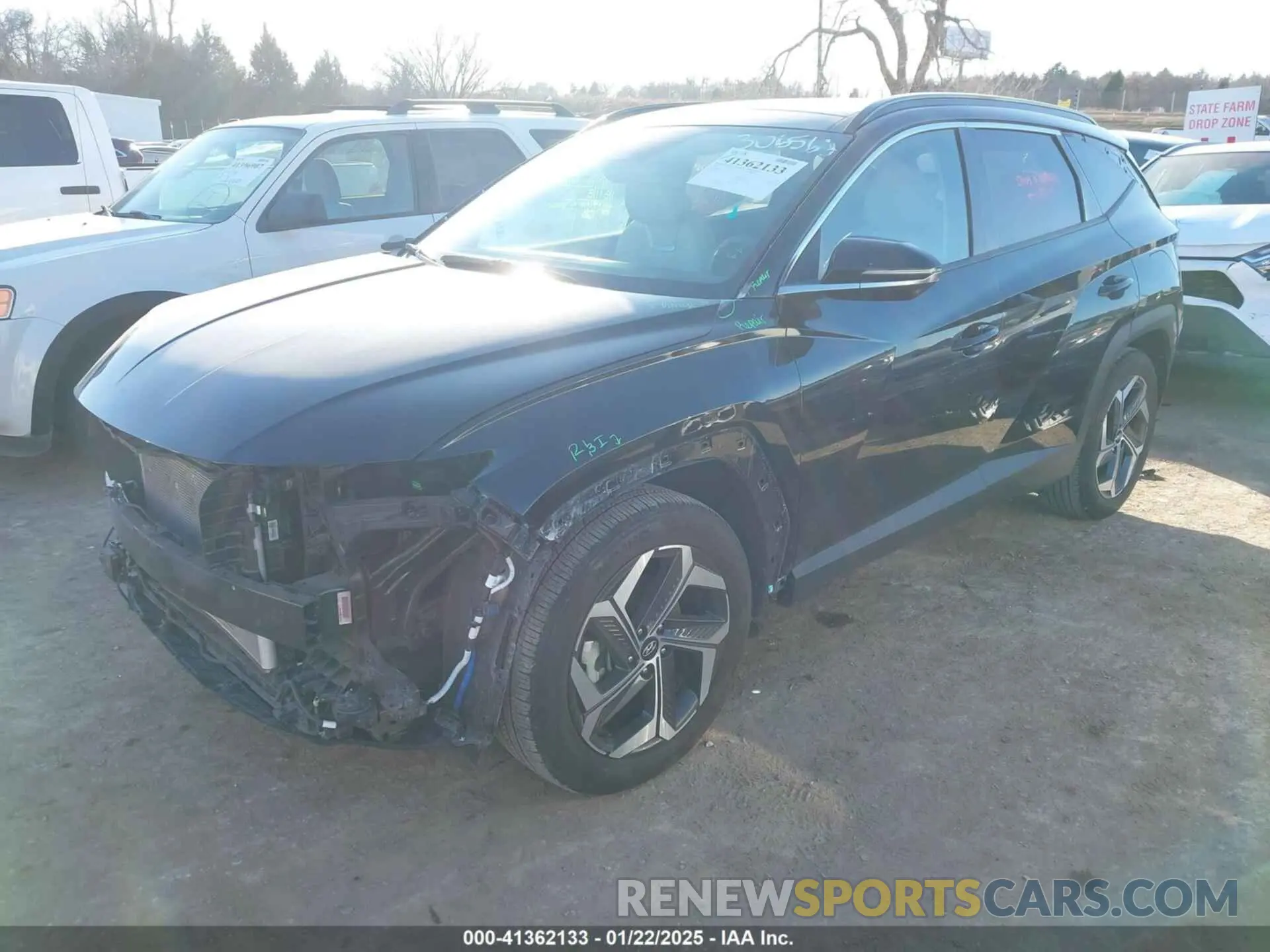 2 Photograph of a damaged car 5NMJE3DE0RH306562 HYUNDAI TUCSON 2024