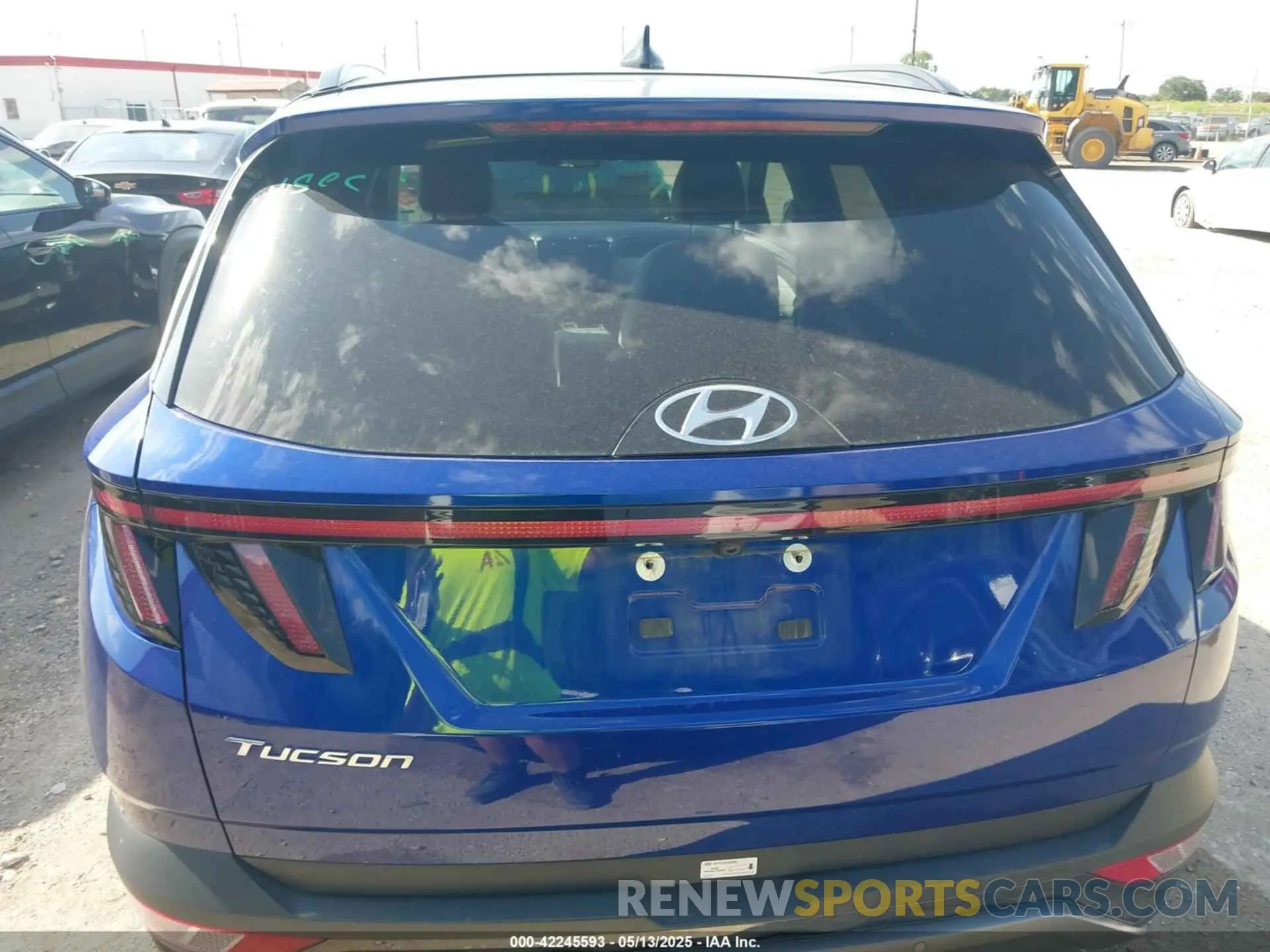 16 Photograph of a damaged car 5NMJE3DE0RH345703 HYUNDAI TUCSON 2024