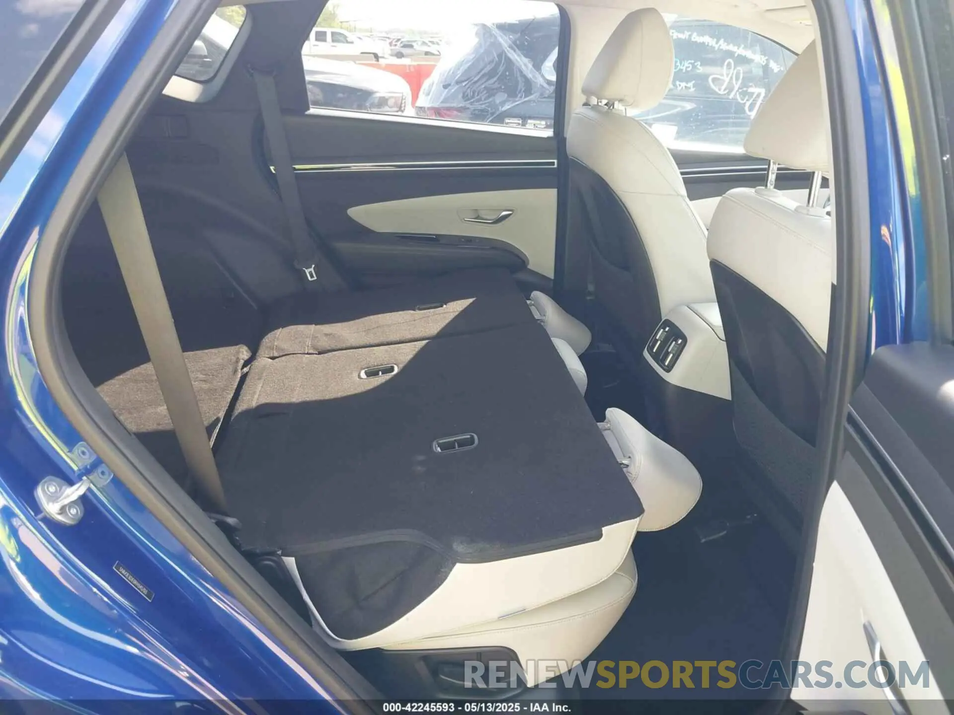 8 Photograph of a damaged car 5NMJE3DE0RH345703 HYUNDAI TUCSON 2024