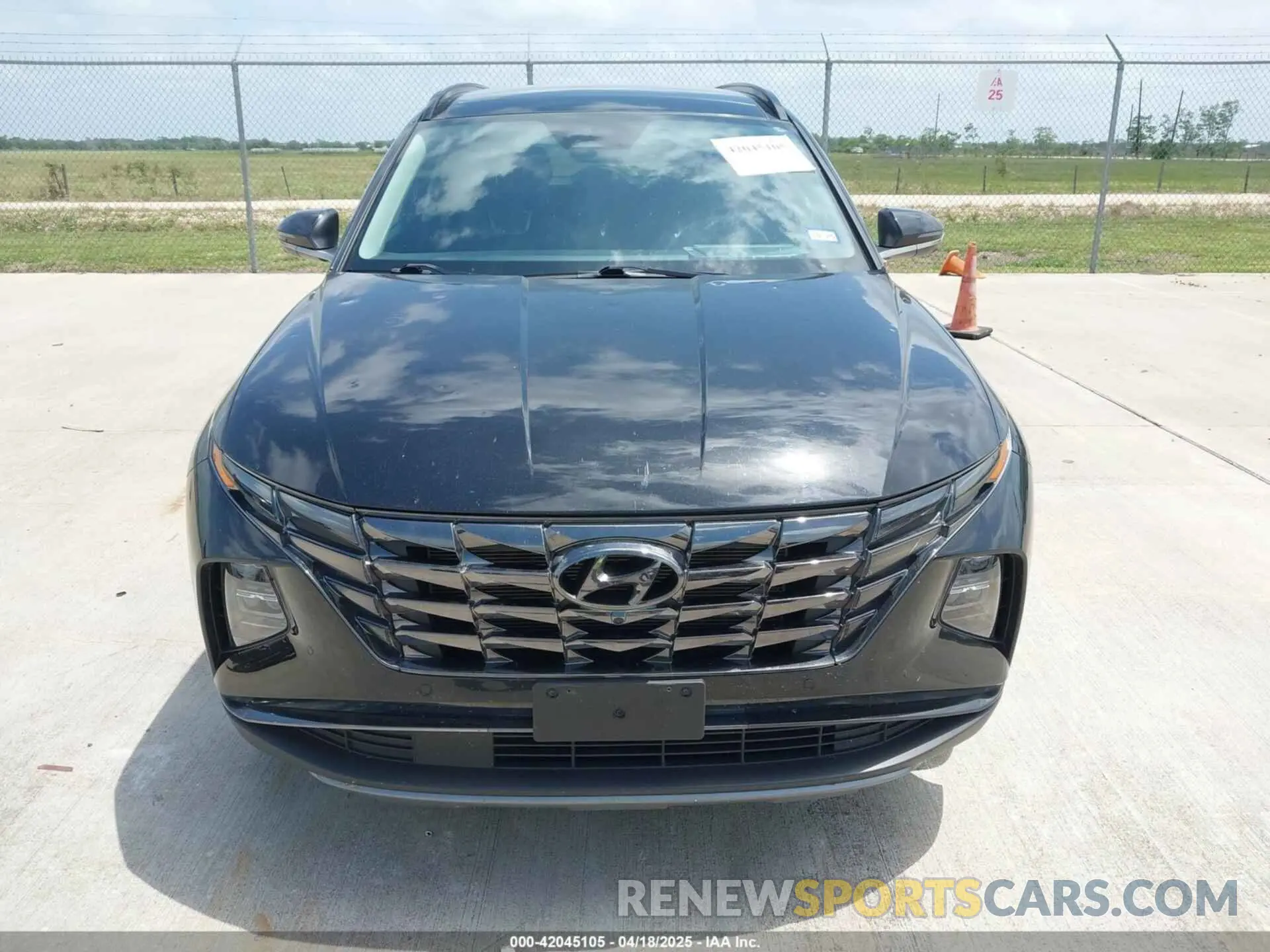 12 Photograph of a damaged car 5NMJE3DE2RH351390 HYUNDAI TUCSON 2024
