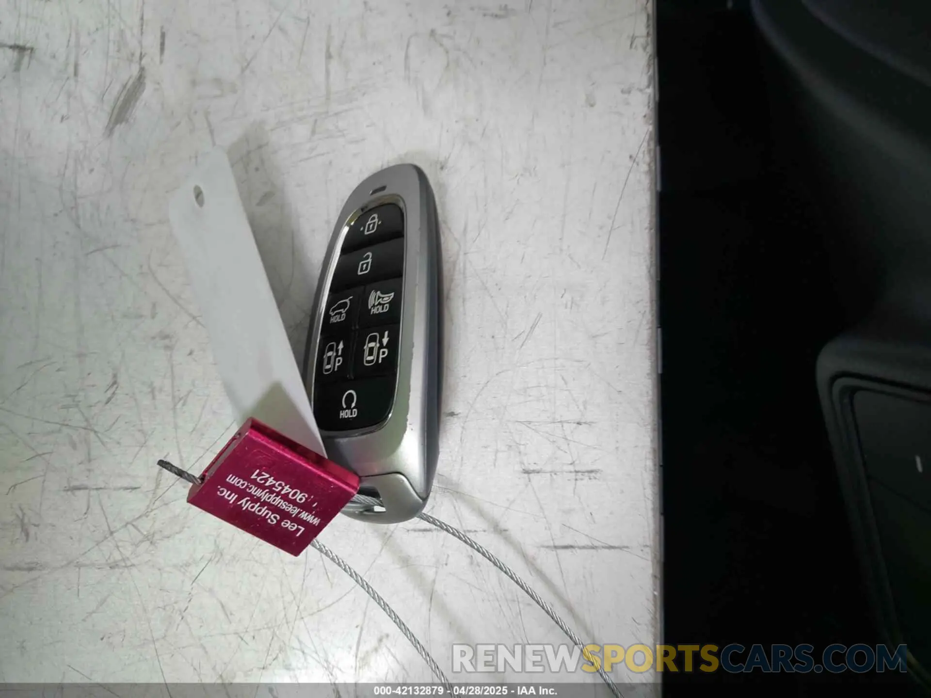 11 Photograph of a damaged car 5NMJE3DE3RH398587 HYUNDAI TUCSON 2024