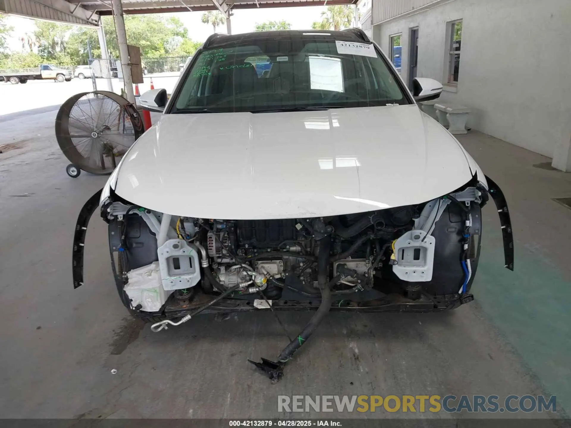12 Photograph of a damaged car 5NMJE3DE3RH398587 HYUNDAI TUCSON 2024