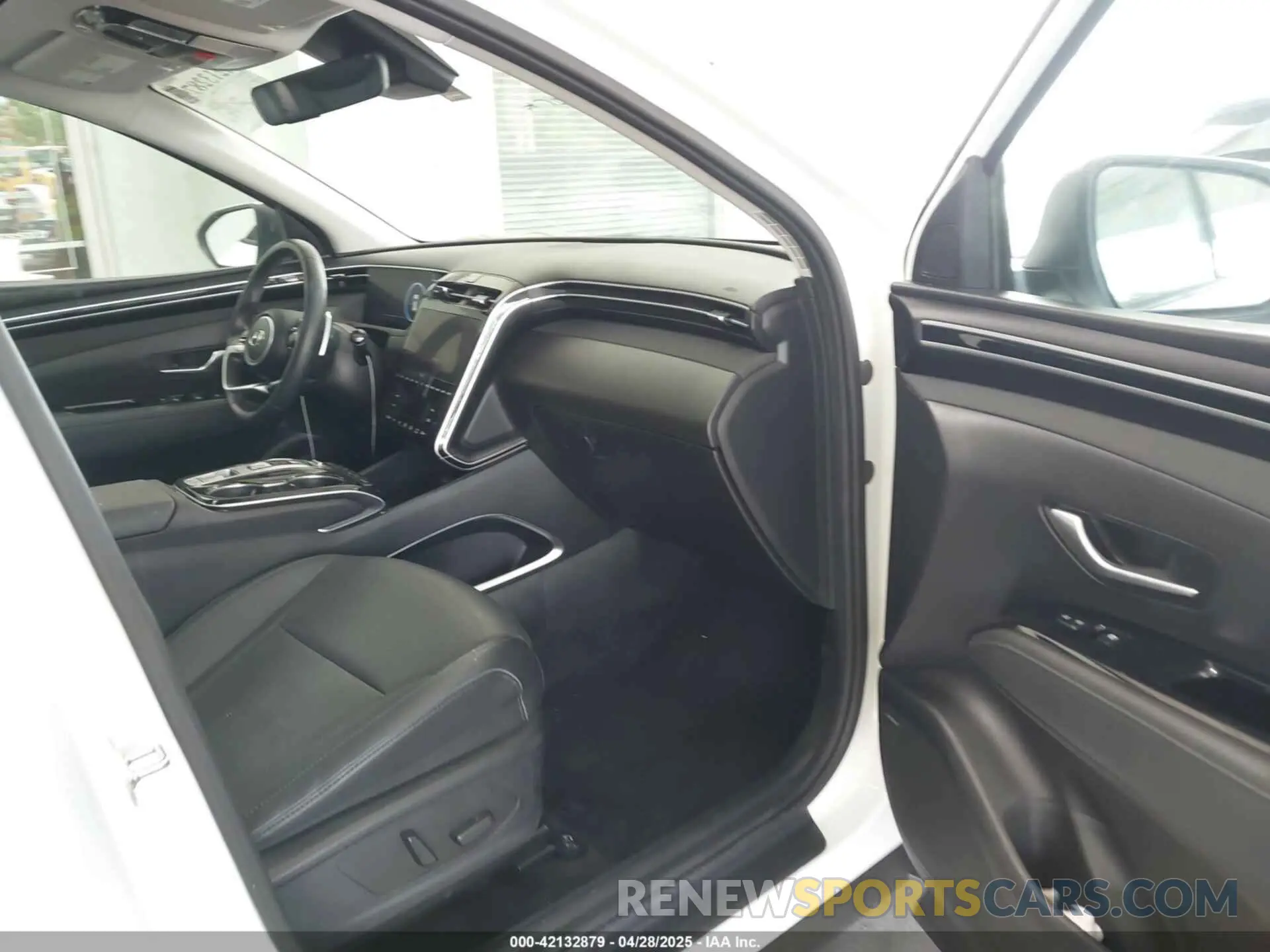 5 Photograph of a damaged car 5NMJE3DE3RH398587 HYUNDAI TUCSON 2024