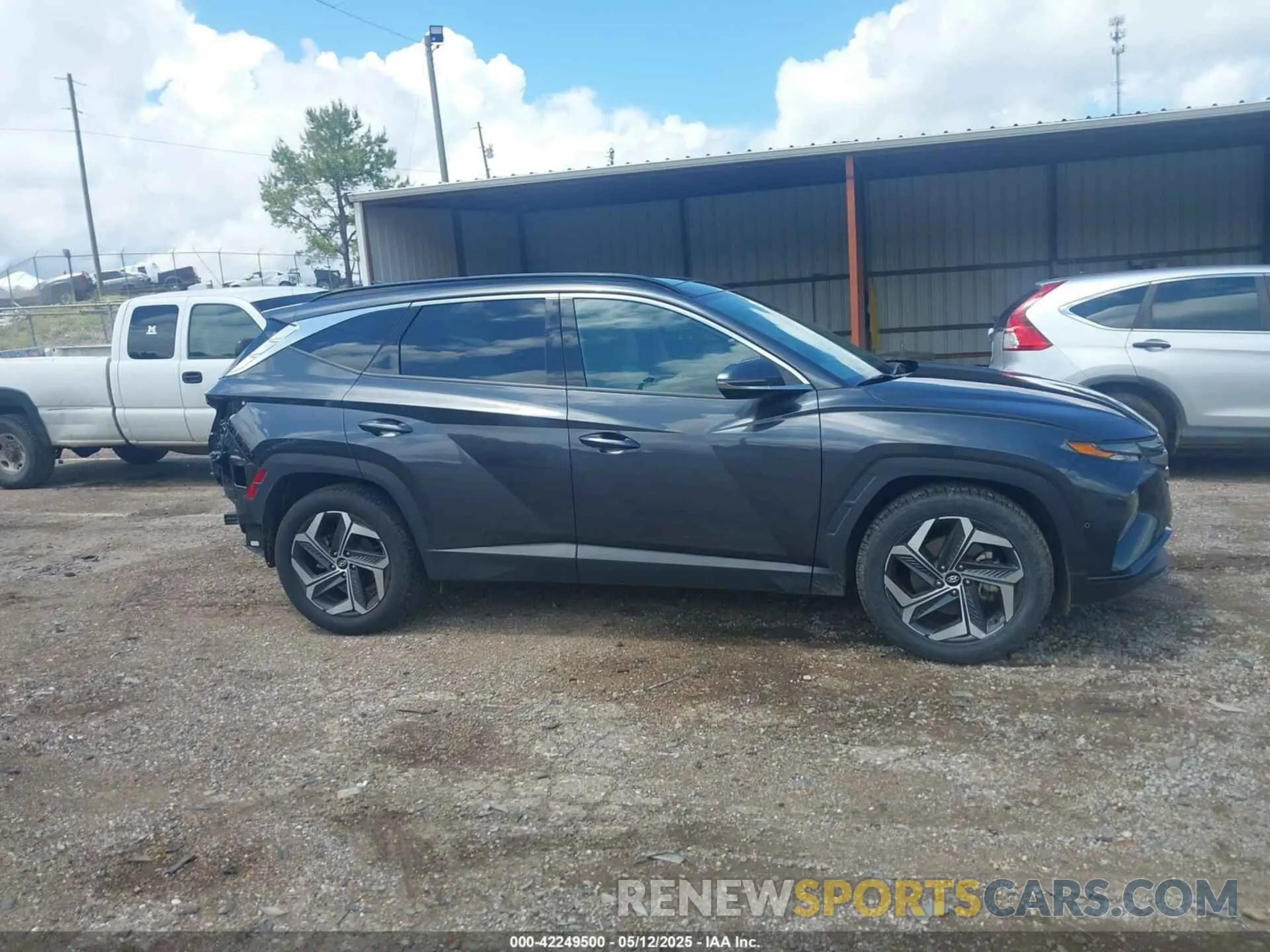 14 Photograph of a damaged car 5NMJE3DE4RH357627 HYUNDAI TUCSON 2024