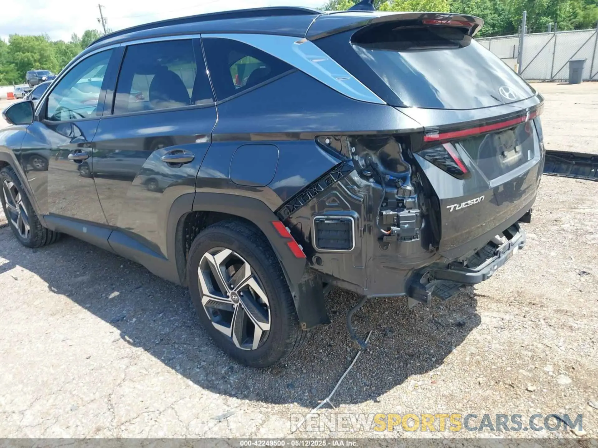 18 Photograph of a damaged car 5NMJE3DE4RH357627 HYUNDAI TUCSON 2024