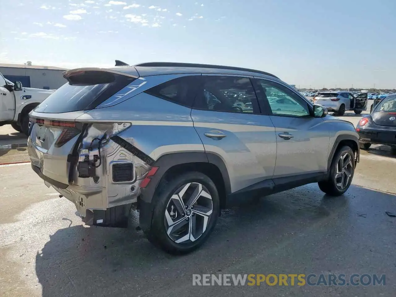 3 Photograph of a damaged car 5NMJE3DE4RH364013 HYUNDAI TUCSON 2024