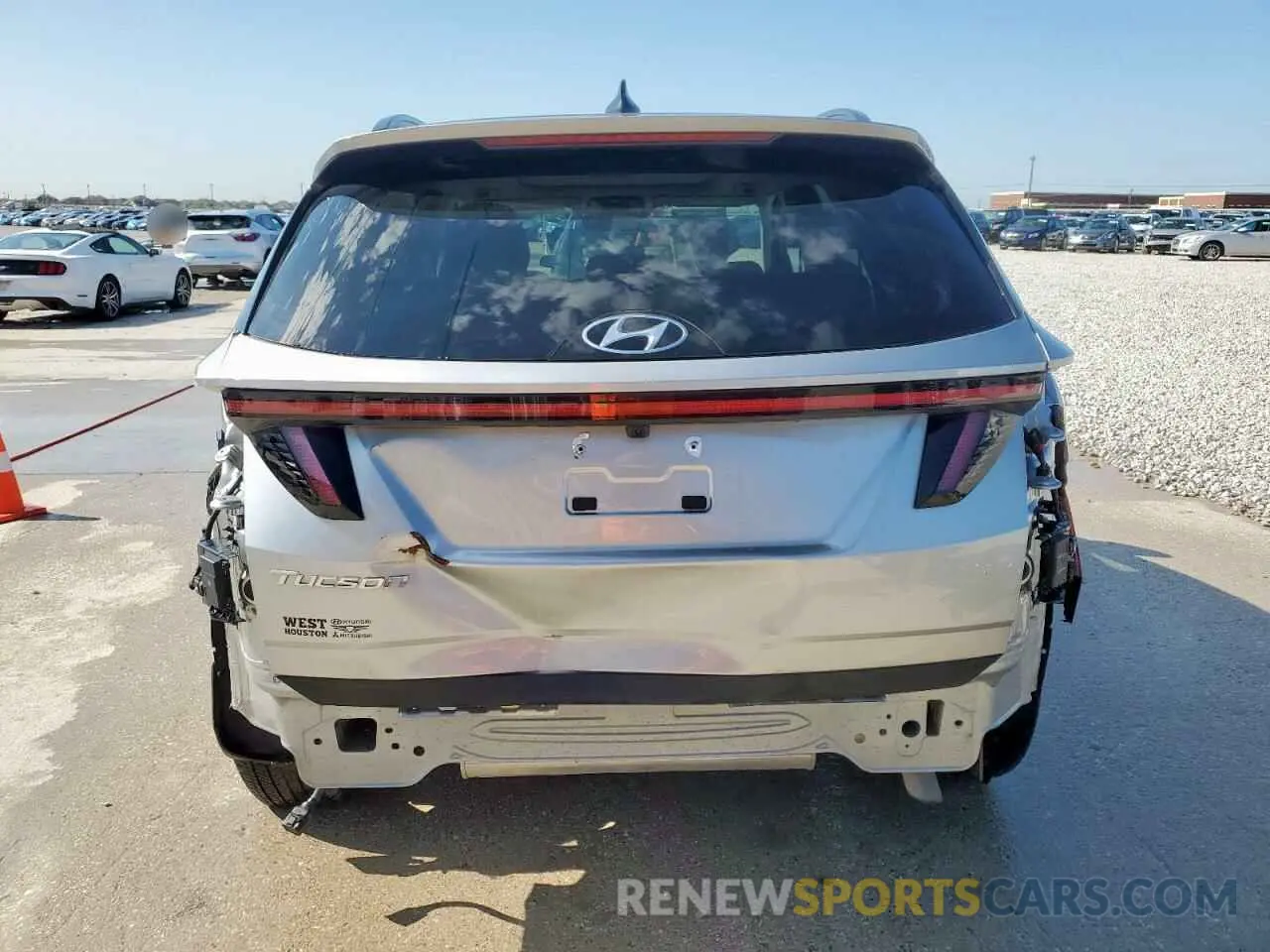 6 Photograph of a damaged car 5NMJE3DE4RH364013 HYUNDAI TUCSON 2024