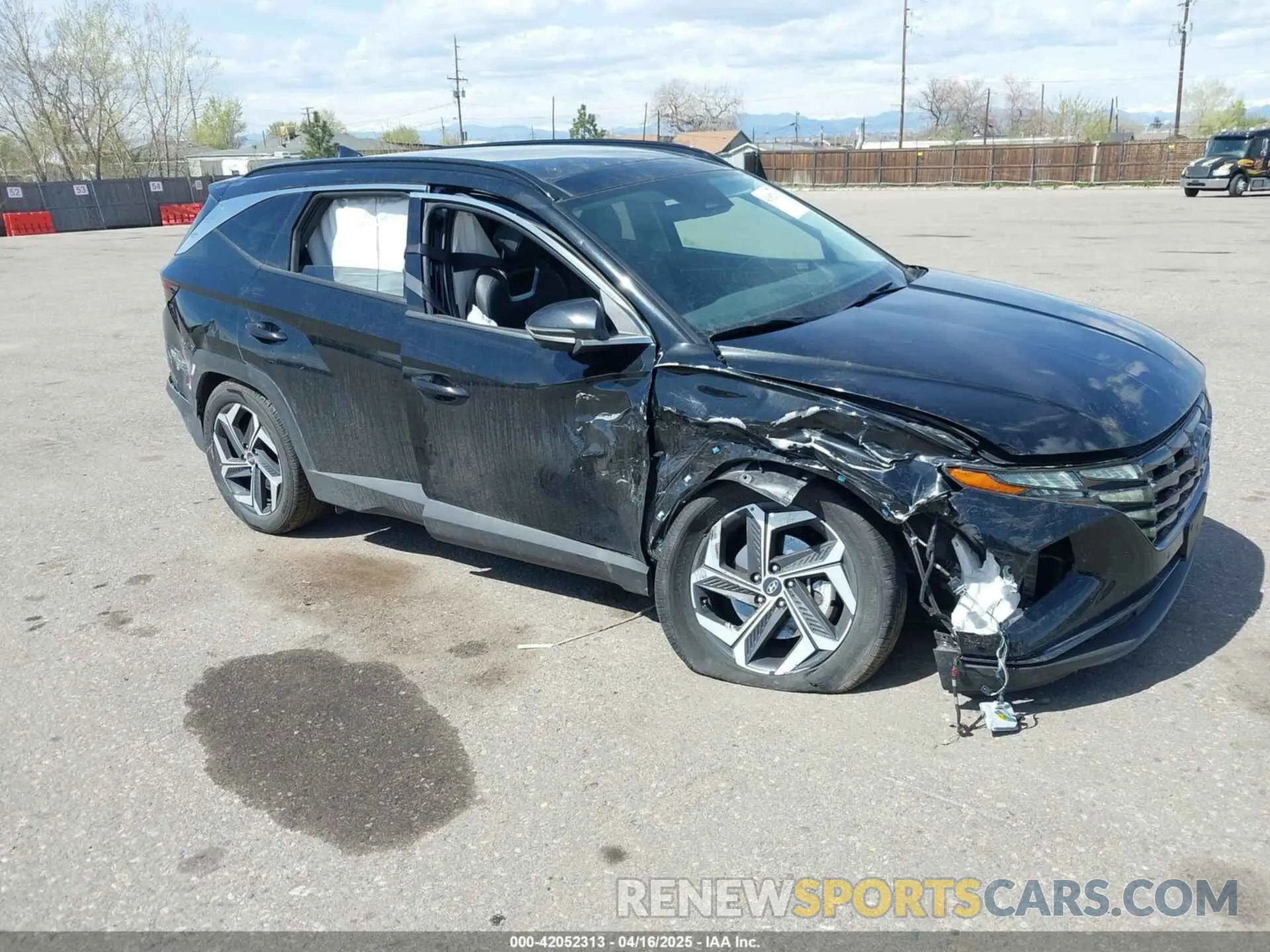 1 Photograph of a damaged car 5NMJE3DE5RH352341 HYUNDAI TUCSON 2024