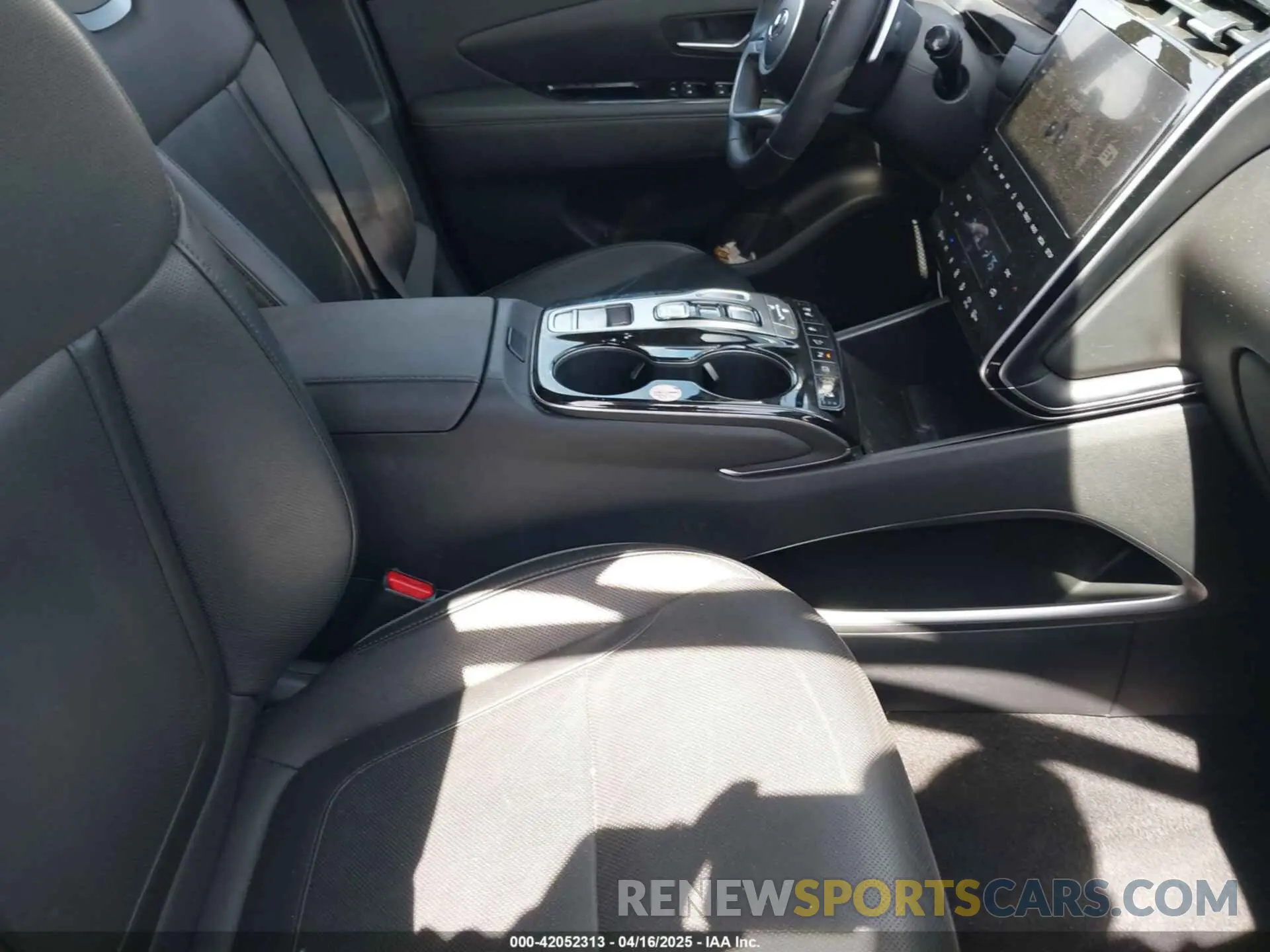 5 Photograph of a damaged car 5NMJE3DE5RH352341 HYUNDAI TUCSON 2024