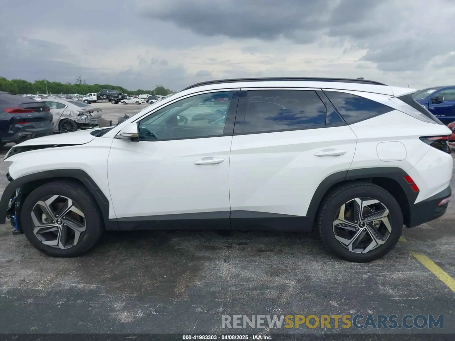 15 Photograph of a damaged car 5NMJE3DE7RH348243 HYUNDAI TUCSON 2024