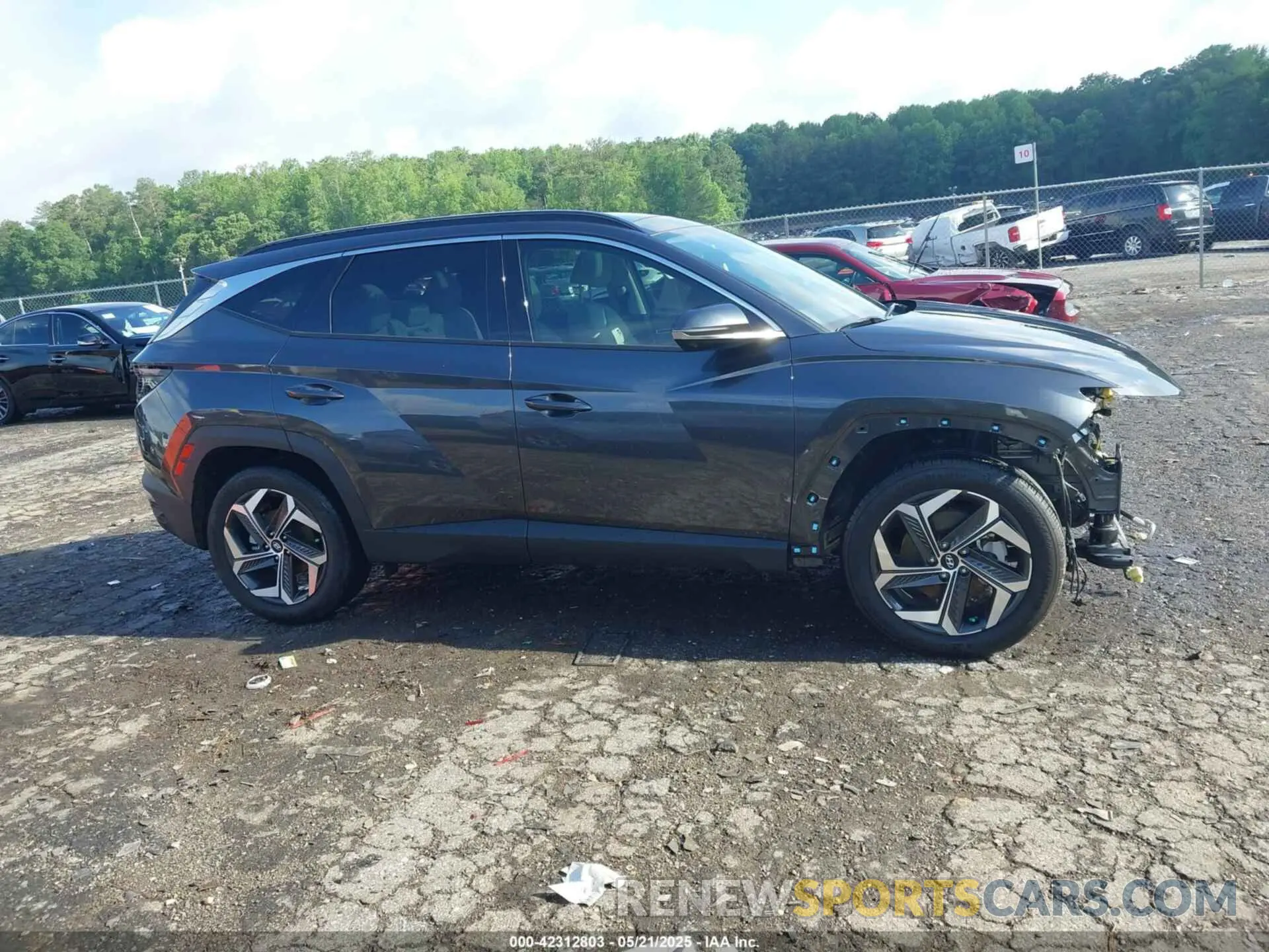 14 Photograph of a damaged car 5NMJE3DE8RH329670 HYUNDAI TUCSON 2024