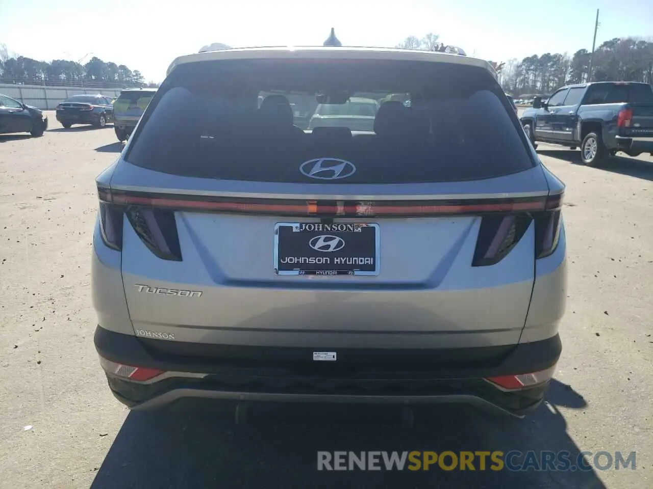 6 Photograph of a damaged car 5NMJE3DE8RH417120 HYUNDAI TUCSON 2024