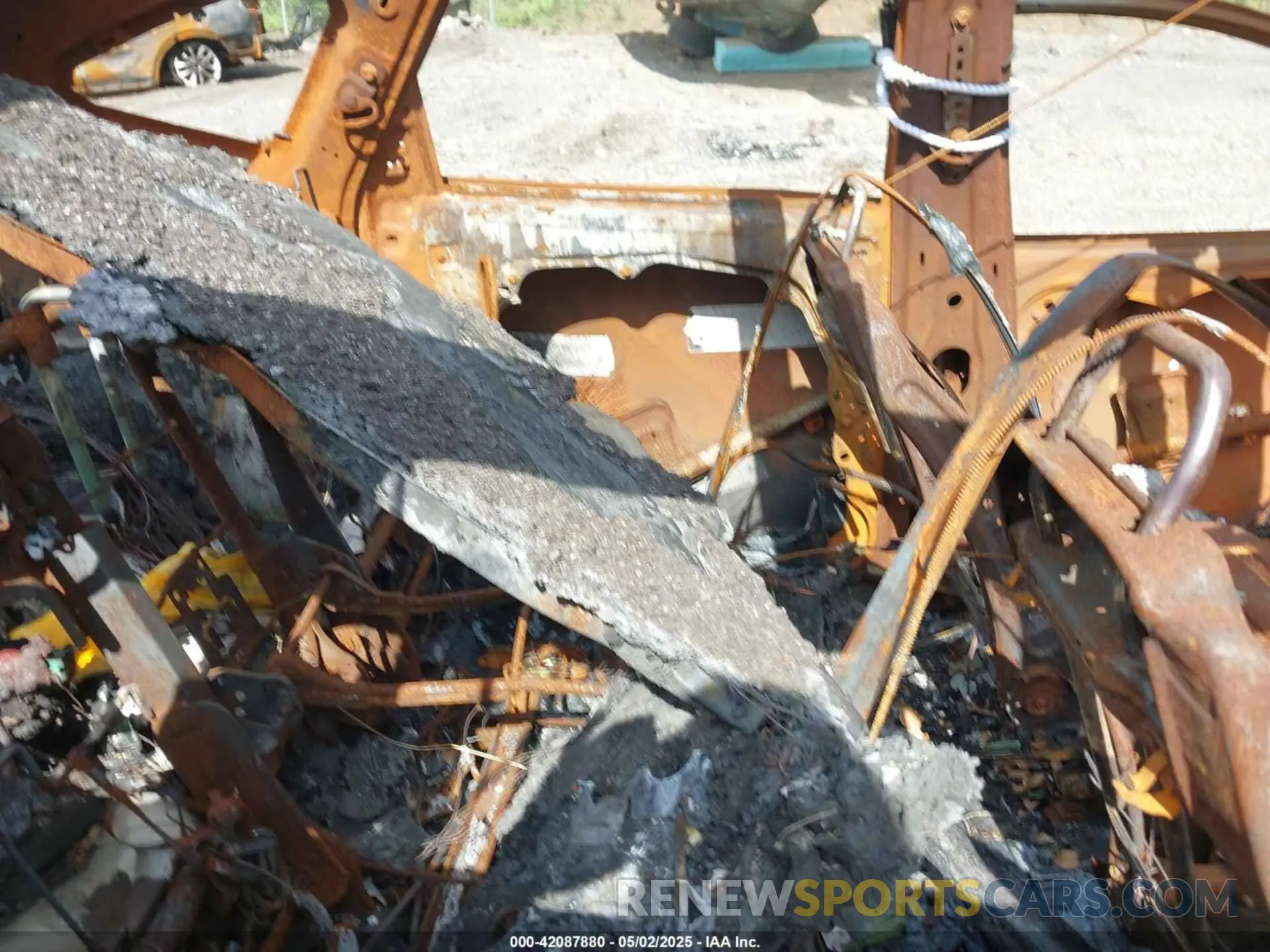 8 Photograph of a damaged car 5NMJE3DE9RH316751 HYUNDAI TUCSON 2024