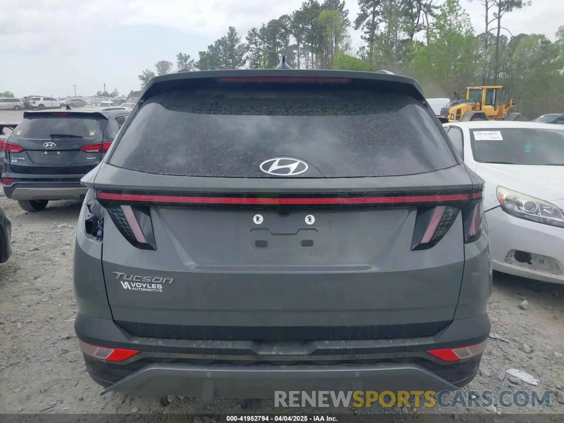 16 Photograph of a damaged car 5NMJE3DE9RH368882 HYUNDAI TUCSON 2024
