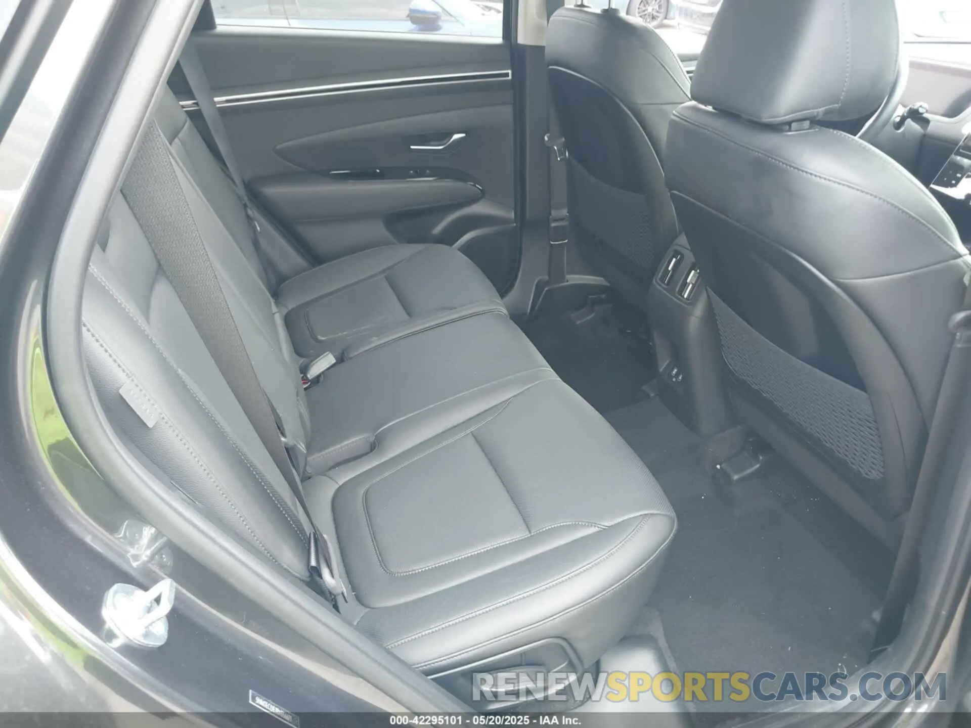 8 Photograph of a damaged car 5NMJECDE2RH356671 HYUNDAI TUCSON 2024