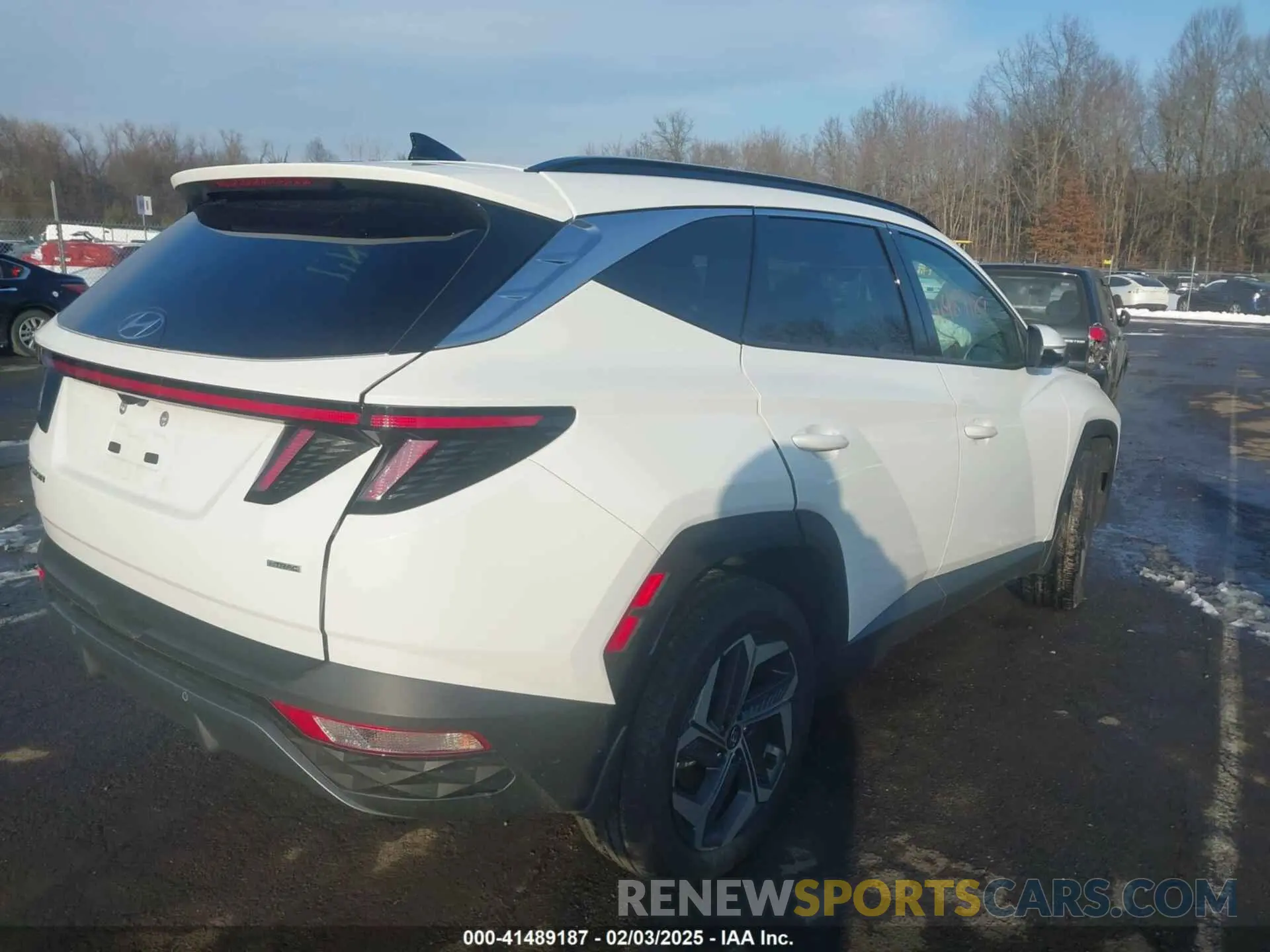 4 Photograph of a damaged car 5NMJECDE2RH395082 HYUNDAI TUCSON 2024