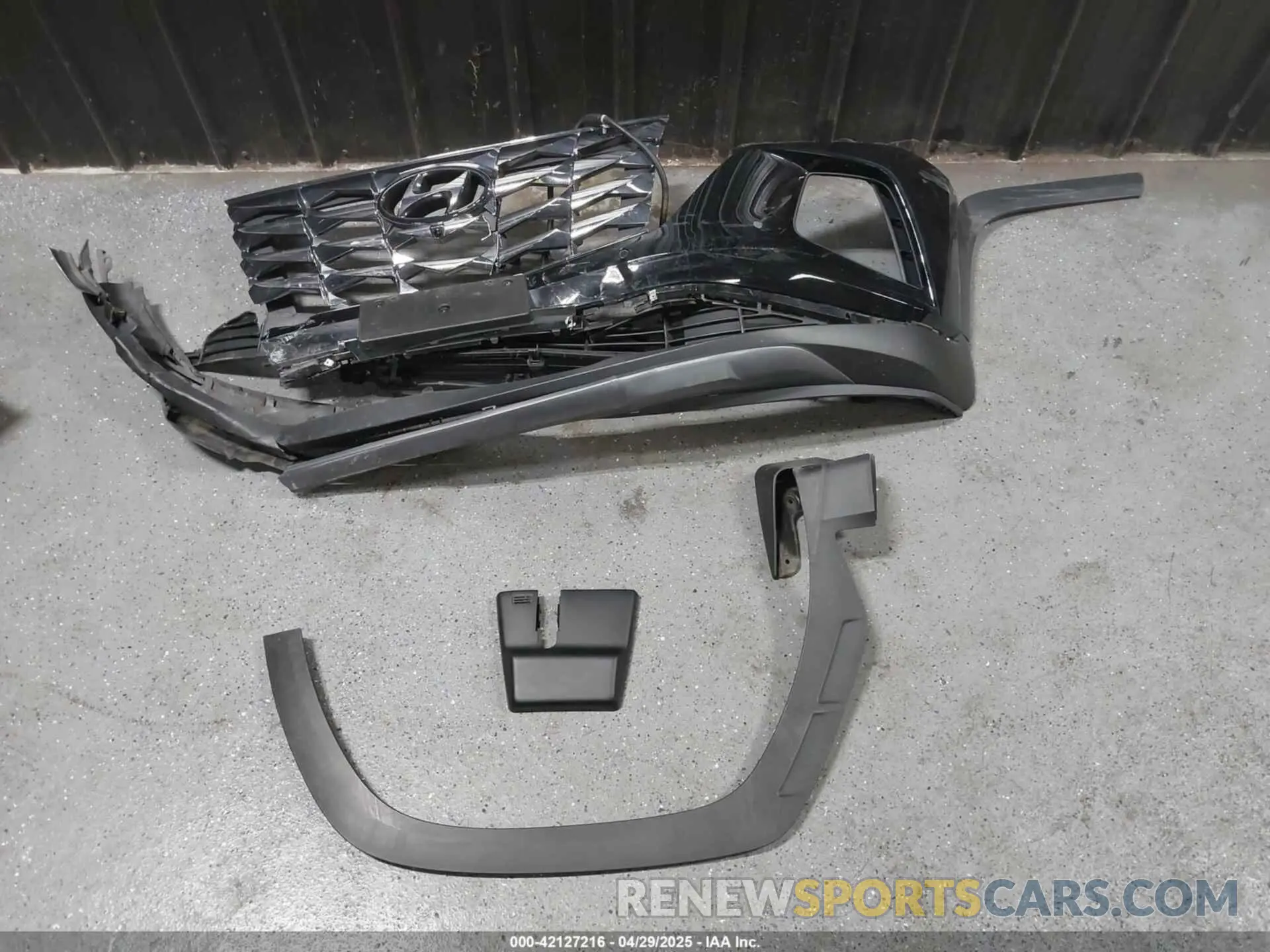 12 Photograph of a damaged car 5NMJECDE5RH303687 HYUNDAI TUCSON 2024