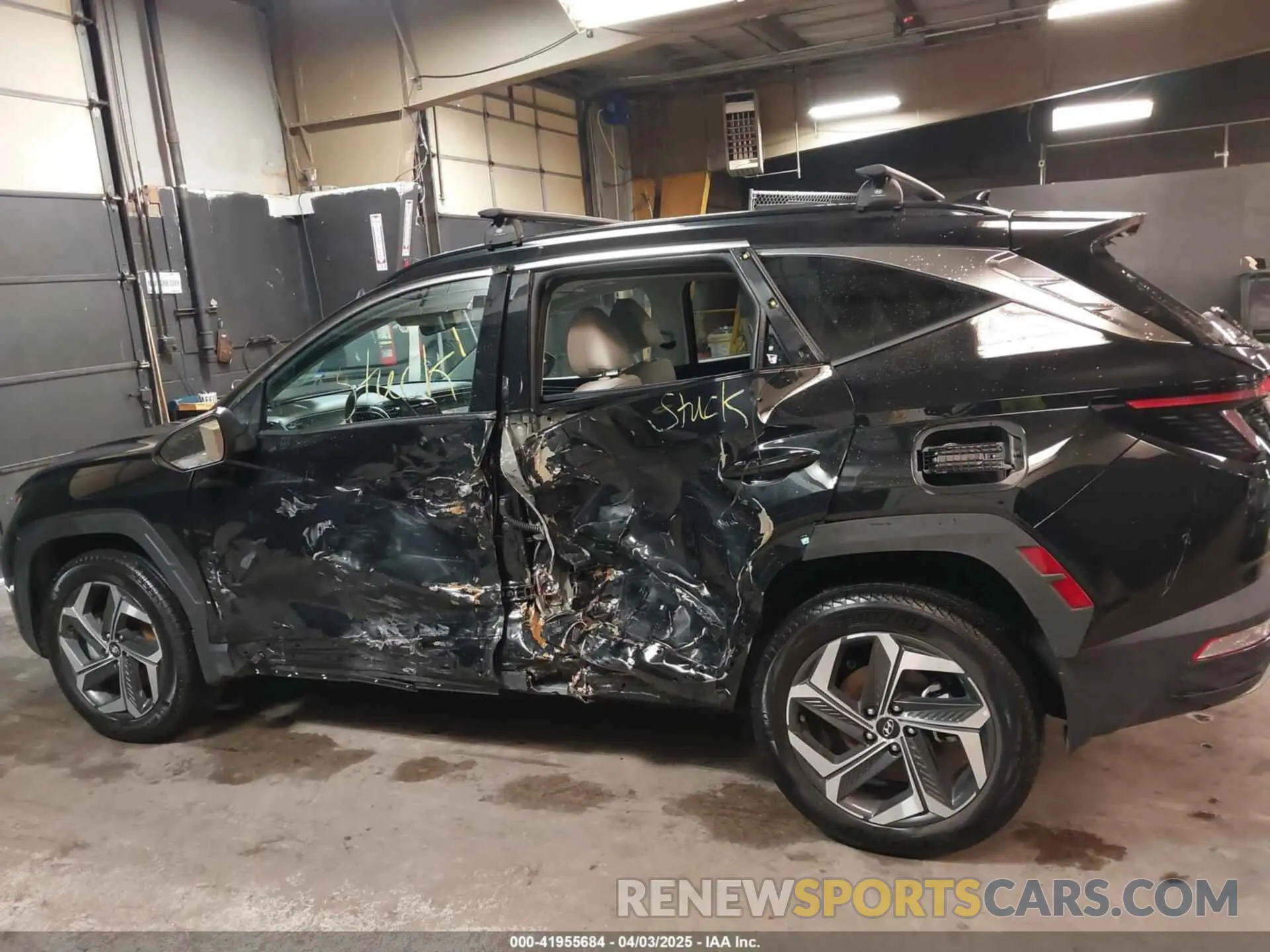 15 Photograph of a damaged car 5NMJECDE5RH303897 HYUNDAI TUCSON 2024