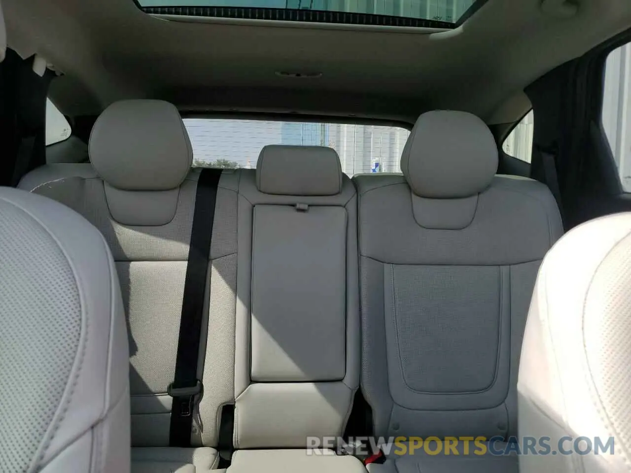 10 Photograph of a damaged car 5NMJECDE5RH322059 HYUNDAI TUCSON 2024
