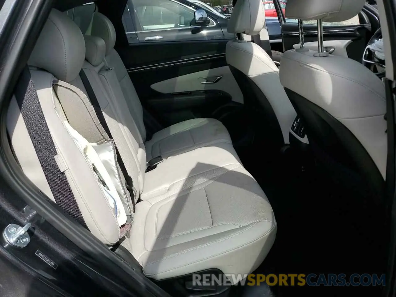 11 Photograph of a damaged car 5NMJECDE5RH322059 HYUNDAI TUCSON 2024