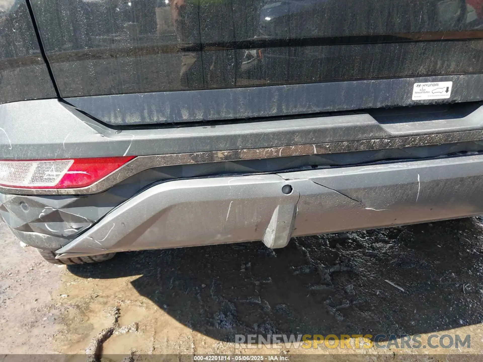6 Photograph of a damaged car 5NMJECDE5RH352159 HYUNDAI TUCSON 2024