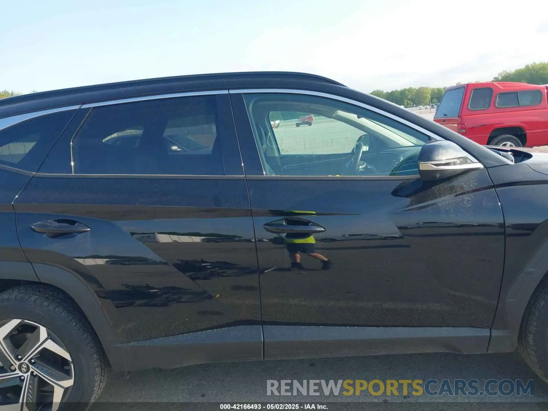 14 Photograph of a damaged car 5NMJECDE5RH372718 HYUNDAI TUCSON 2024