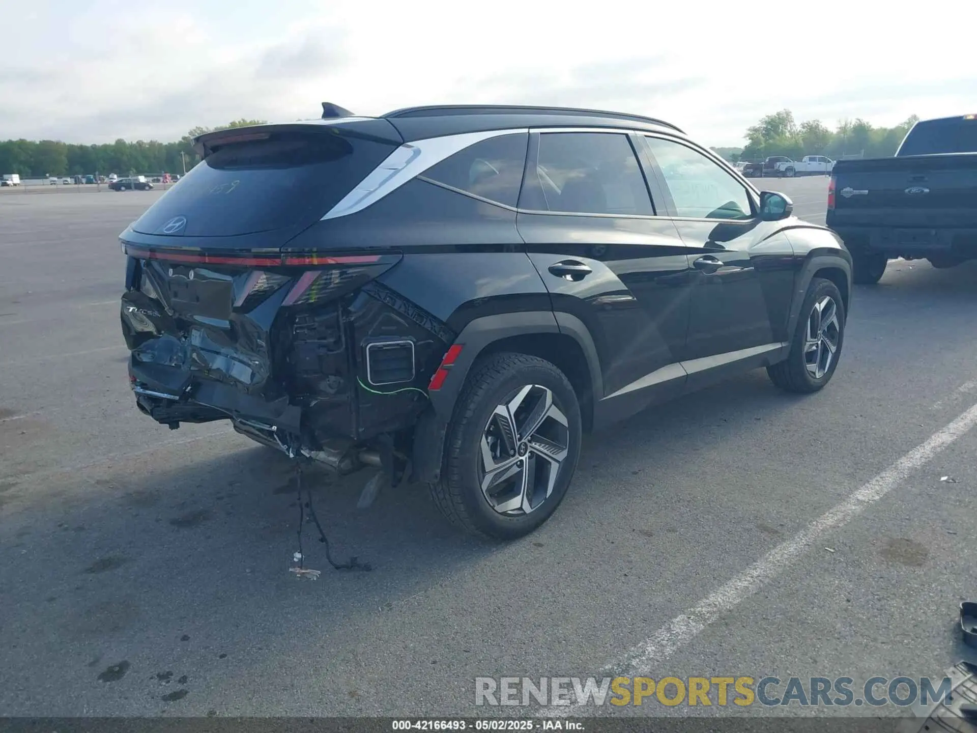 4 Photograph of a damaged car 5NMJECDE5RH372718 HYUNDAI TUCSON 2024