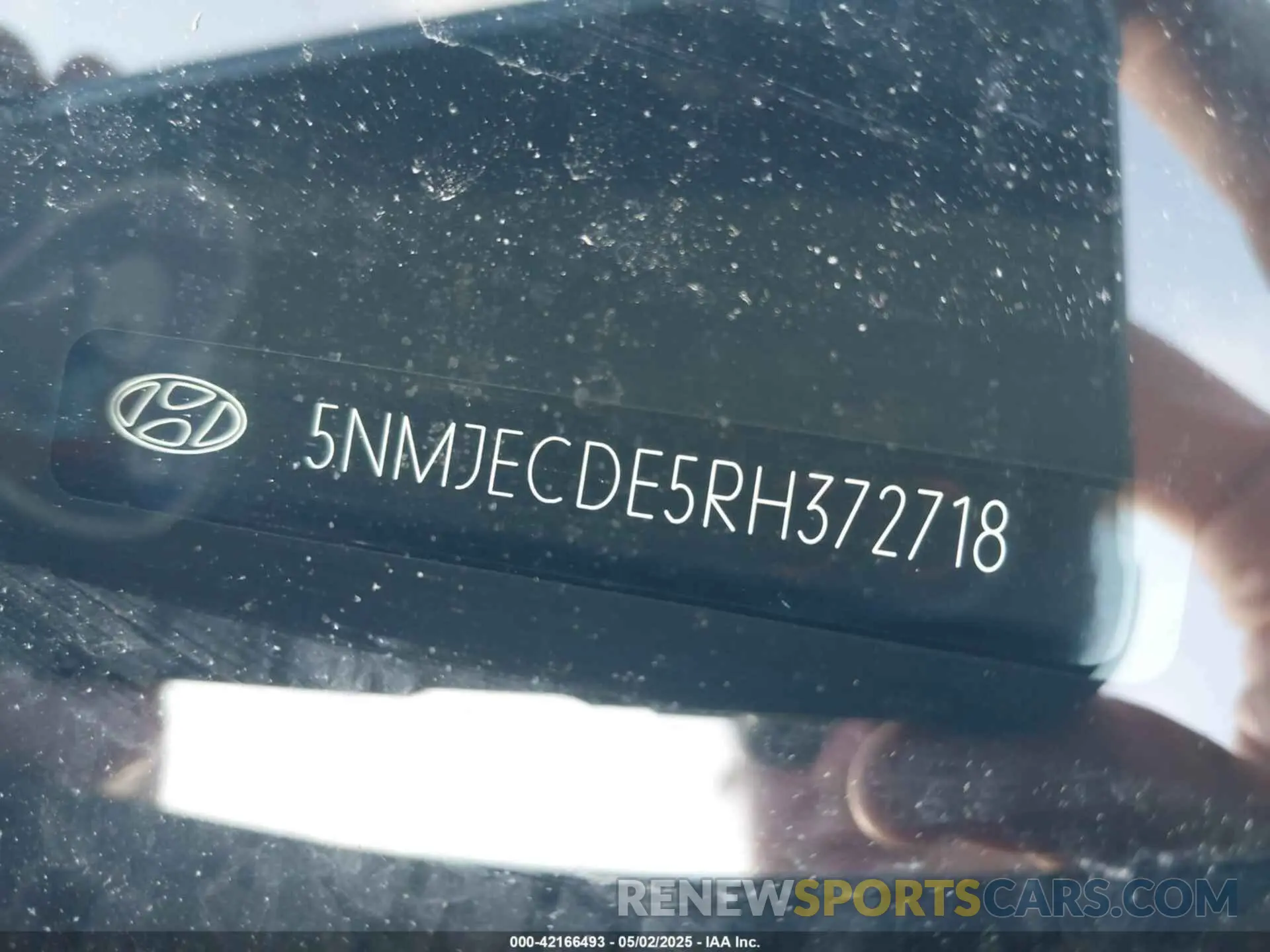 9 Photograph of a damaged car 5NMJECDE5RH372718 HYUNDAI TUCSON 2024