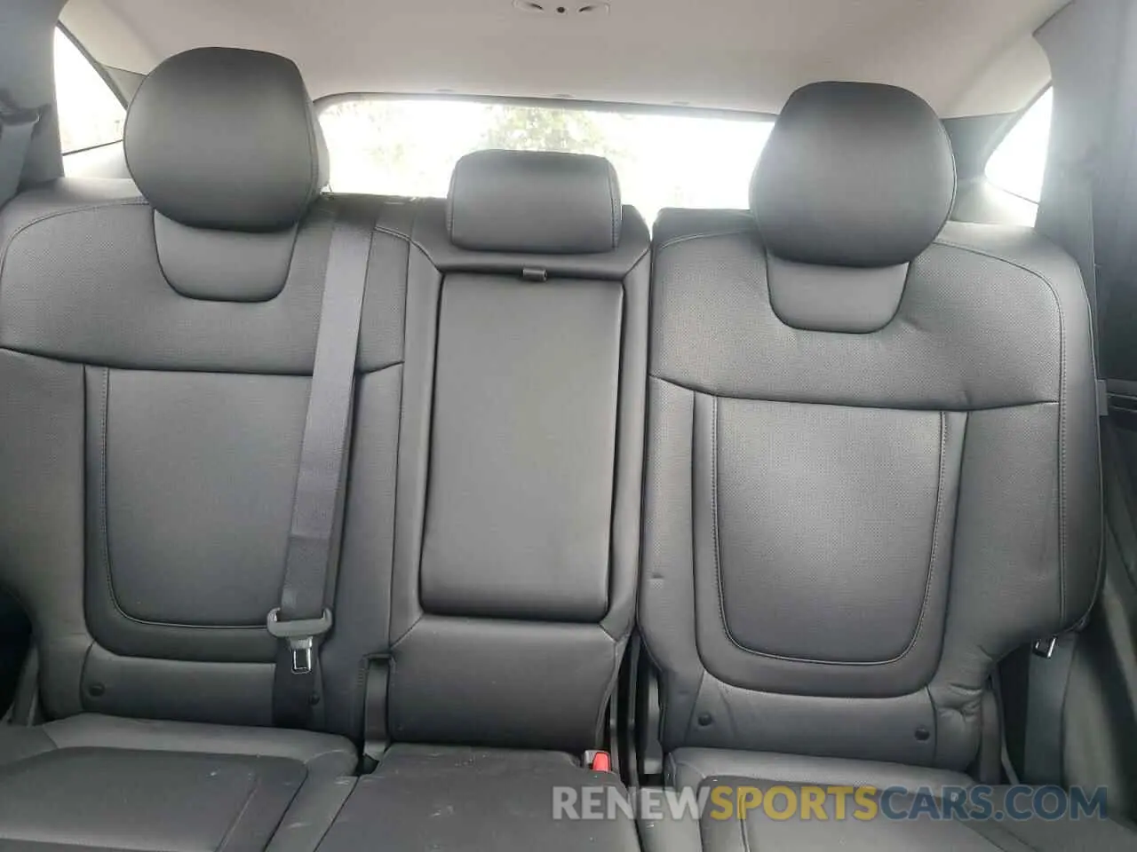 10 Photograph of a damaged car 5NMJECDE6RH318702 HYUNDAI TUCSON 2024