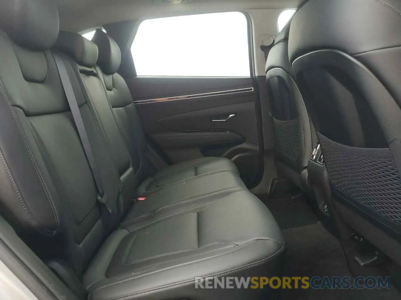 11 Photograph of a damaged car 5NMJECDE6RH318702 HYUNDAI TUCSON 2024
